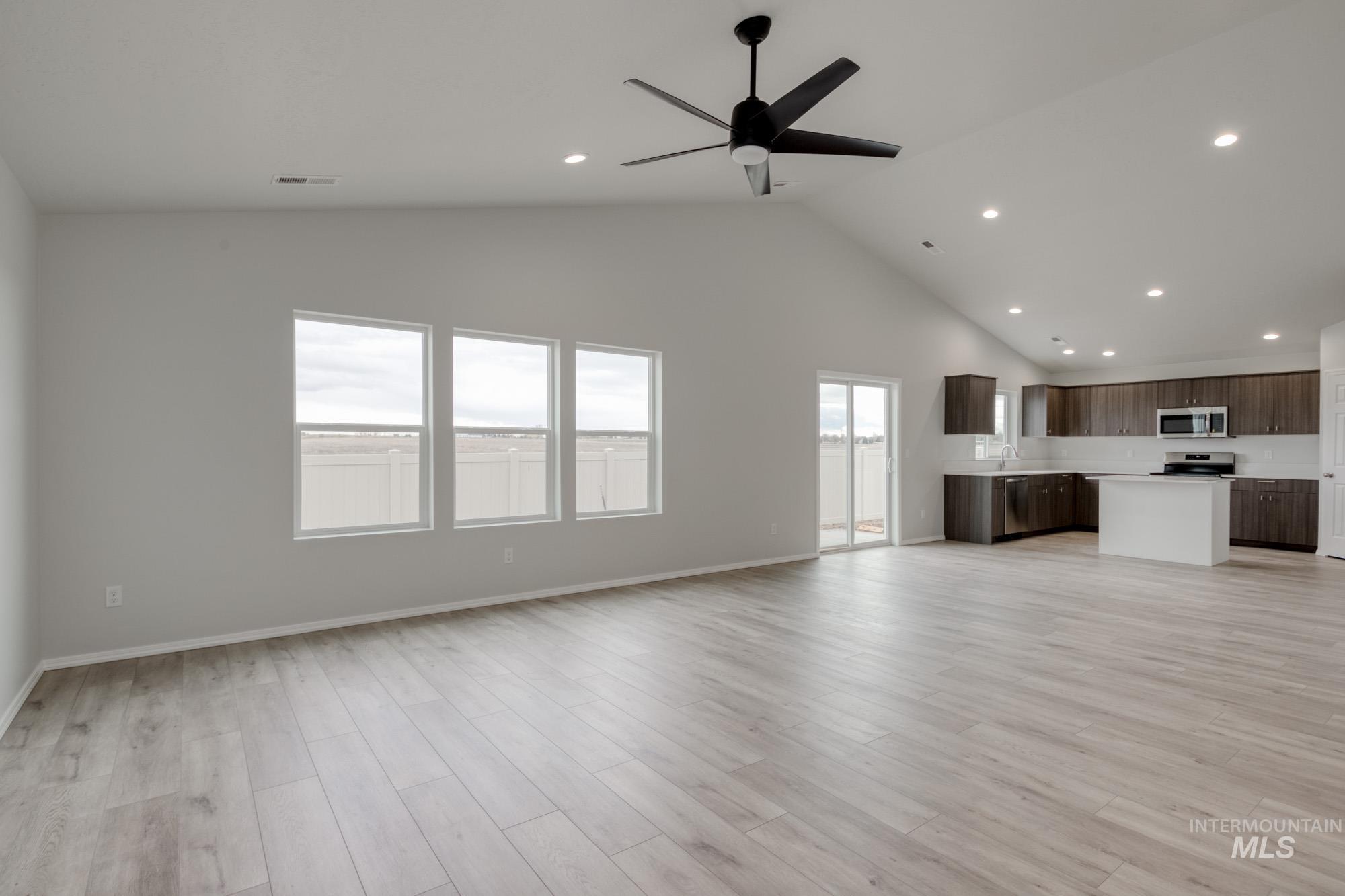 2752 N Arroyo Vista Way Property Photo 11