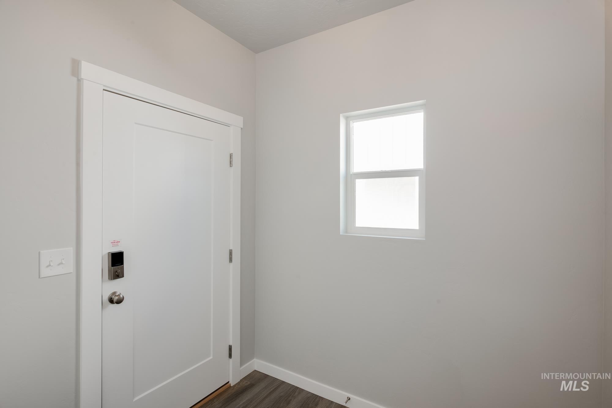 2336 W Opalite Dr Property Photo 2