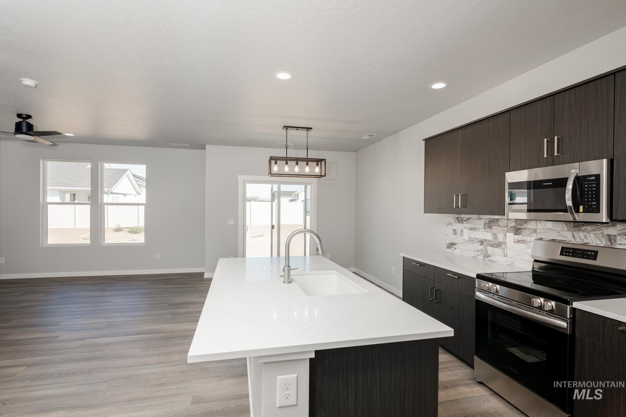 2336 W Opalite Dr Property Photo 4