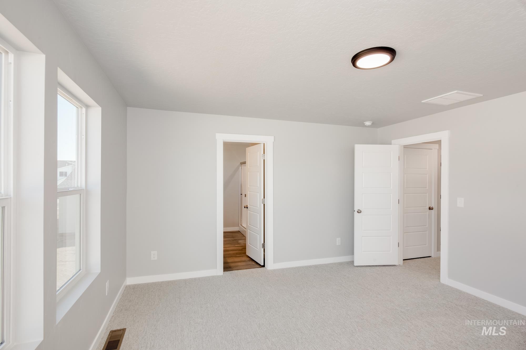 2336 W Opalite Dr Property Photo 17