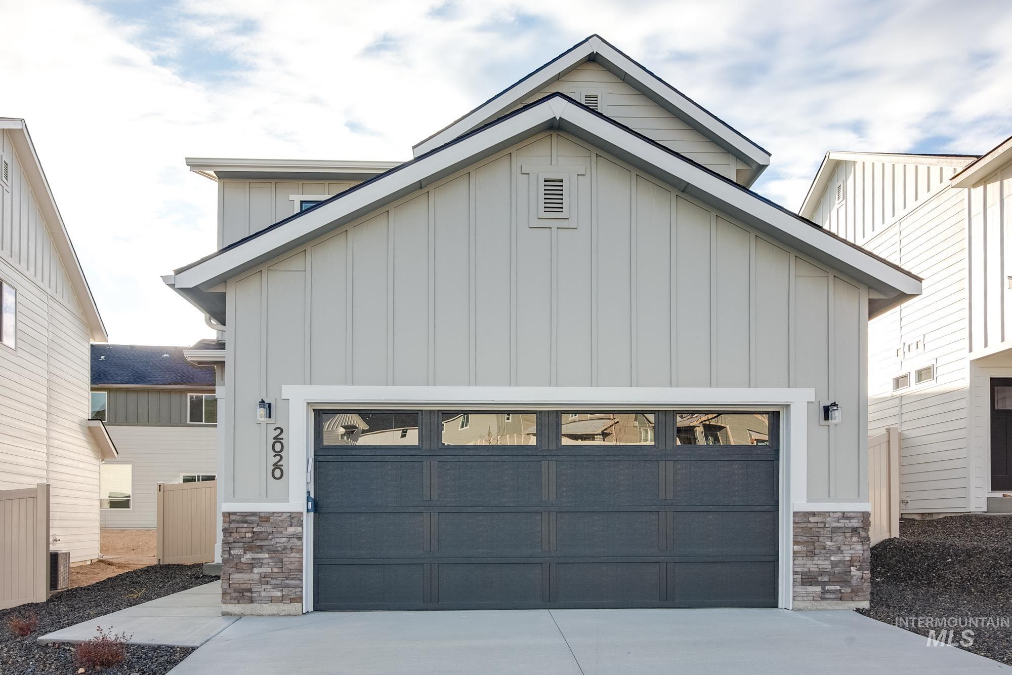 2324 W Opalite Dr Property Photo 1