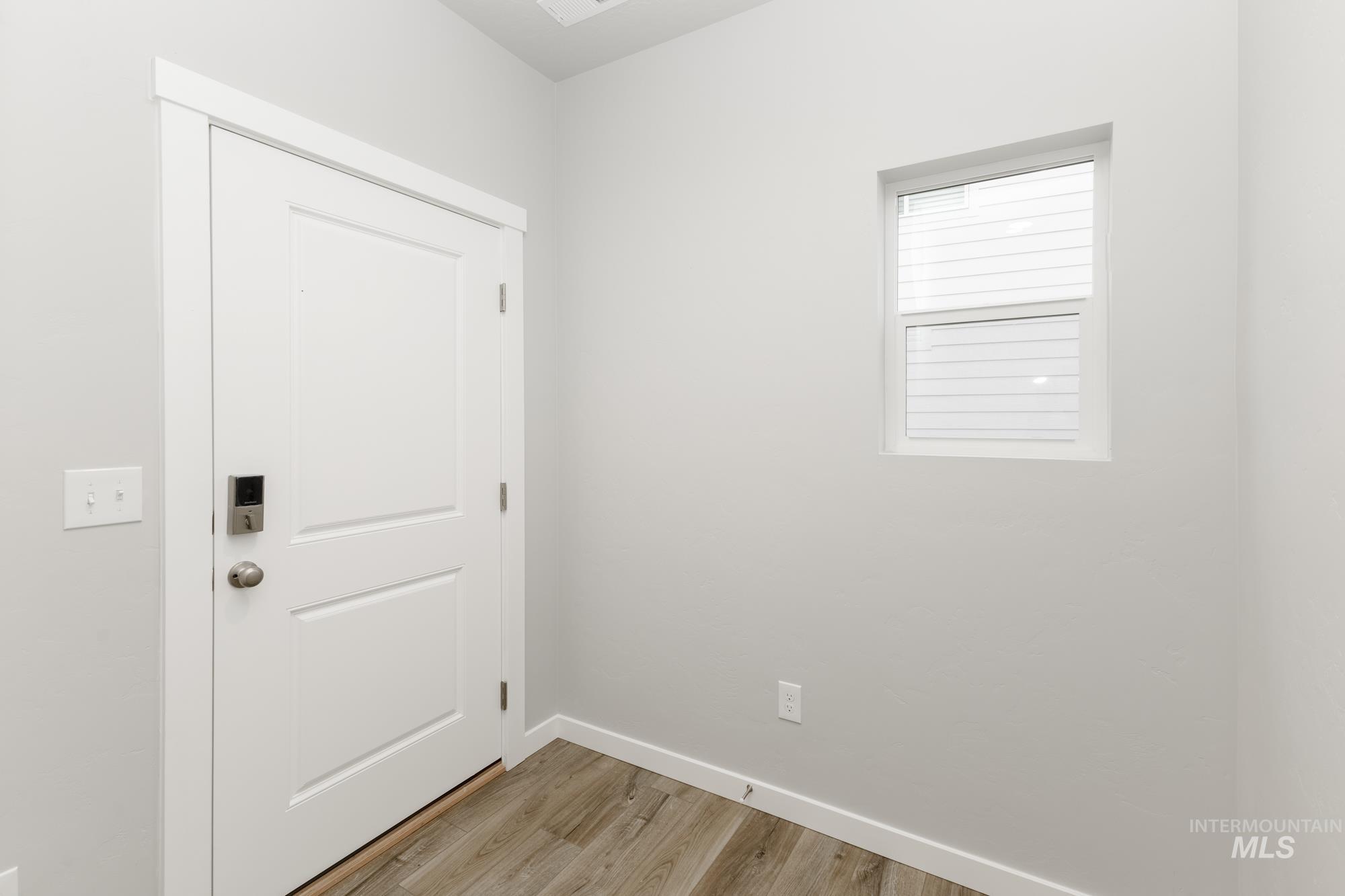 2324 W Opalite Dr Property Photo 2