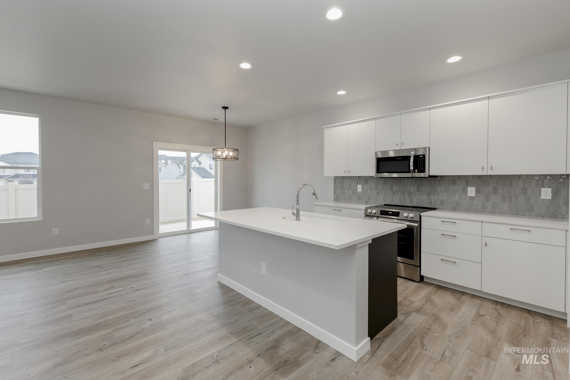 2324 W Opalite Dr Property Photo 3