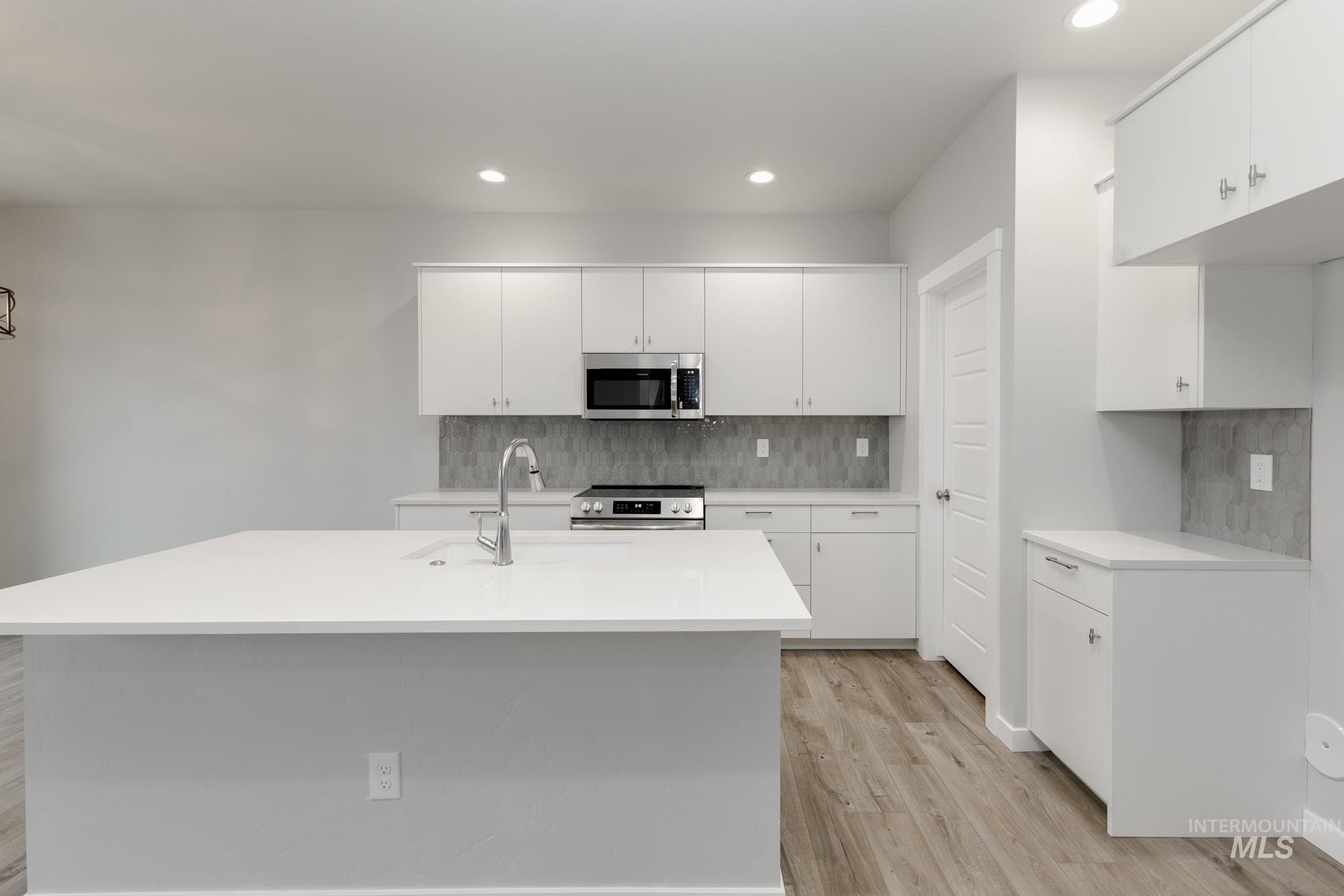 2324 W Opalite Dr Property Photo 4
