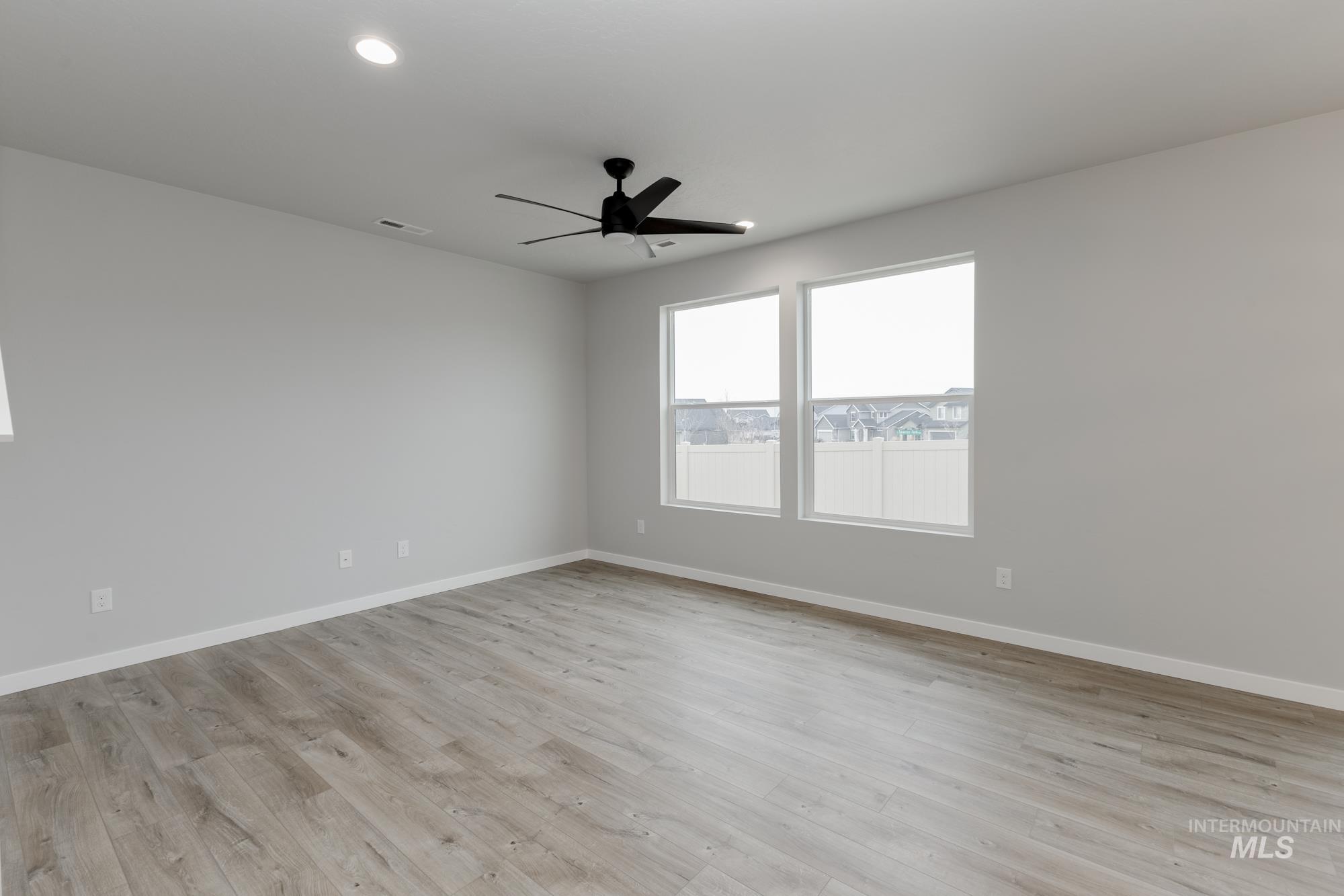 2324 W Opalite Dr Property Photo 8