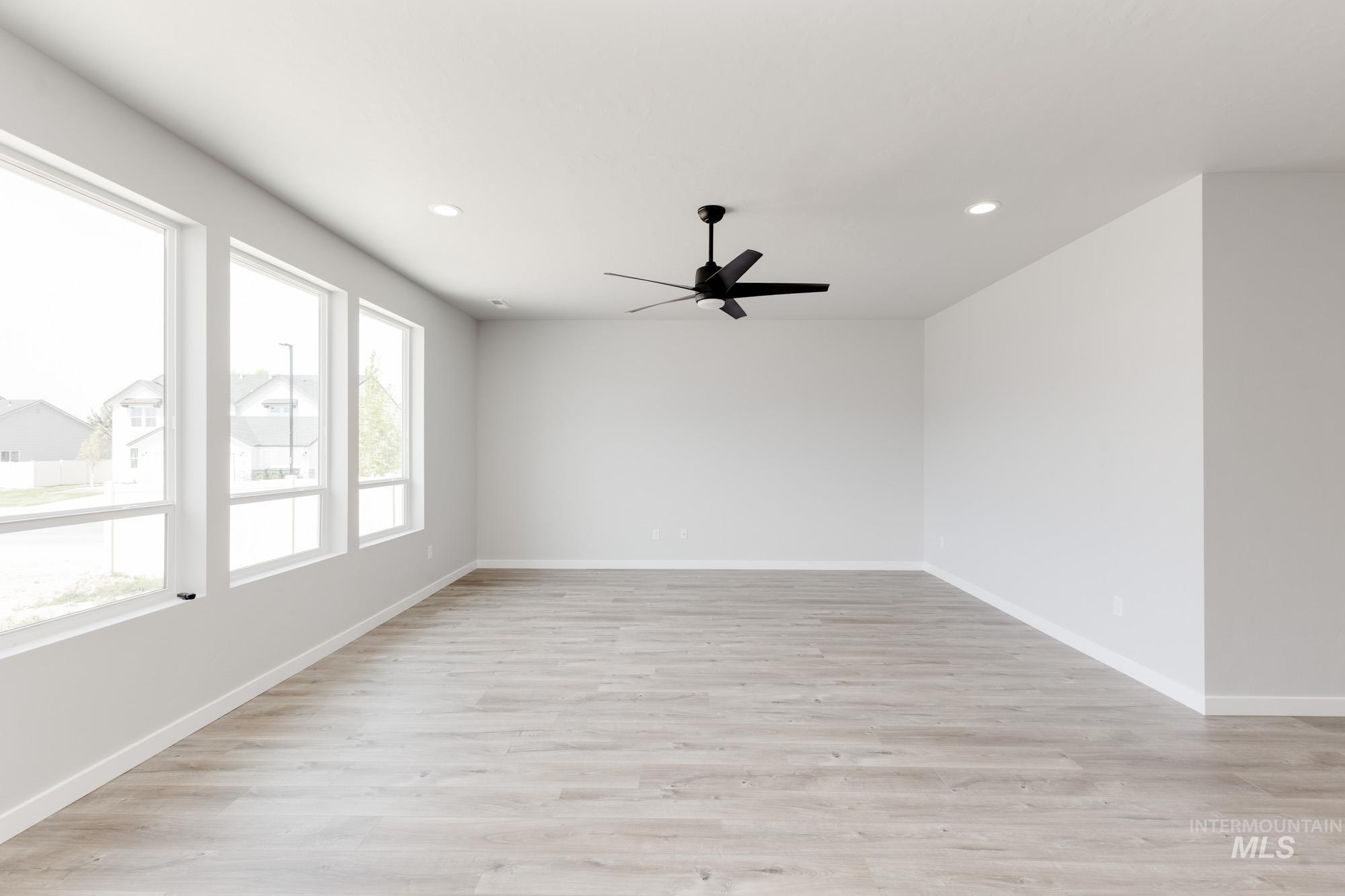2473 W Podrick Ct Property Photo 9