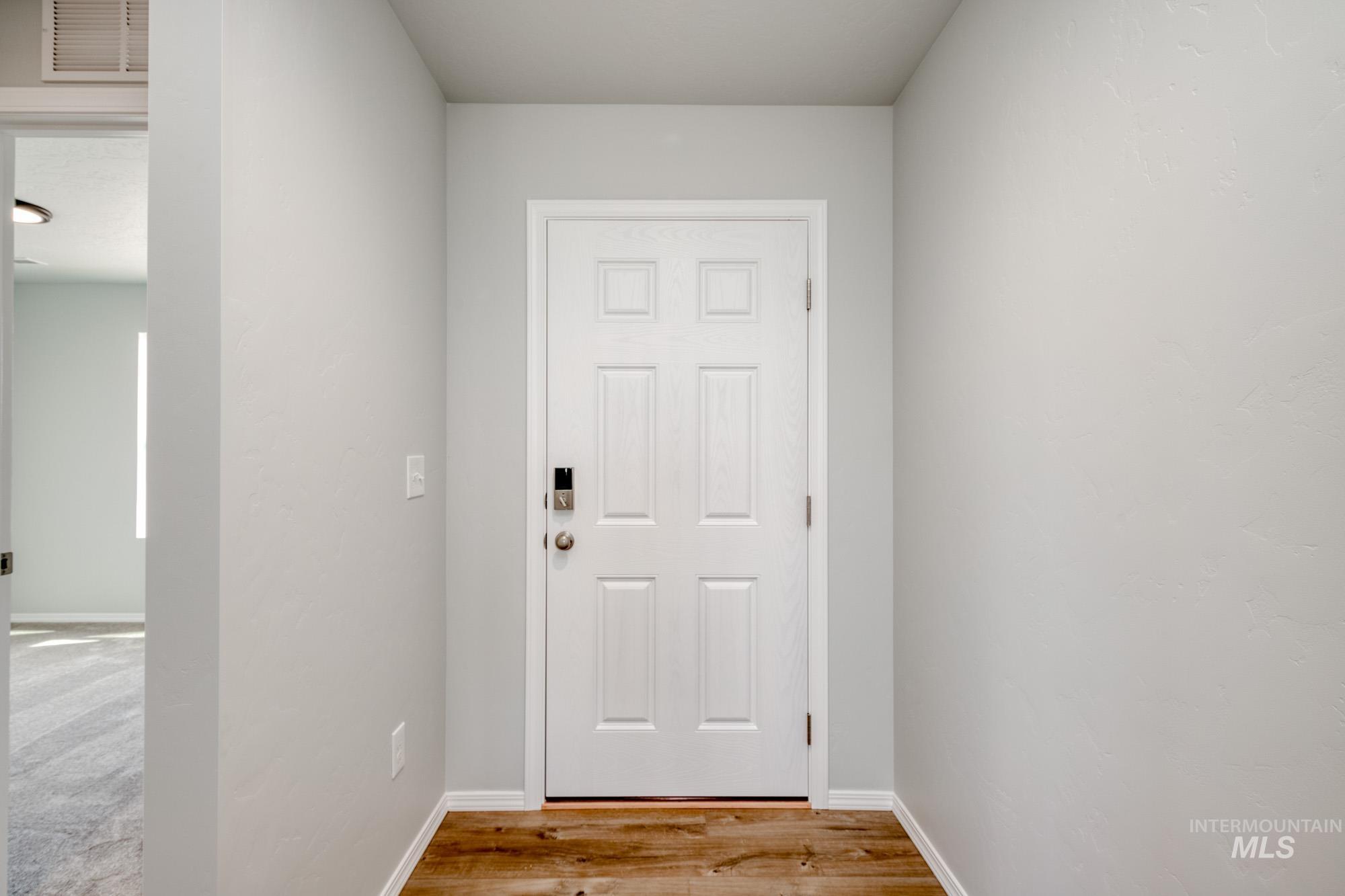 16307 Grade Ave Property Photo 2