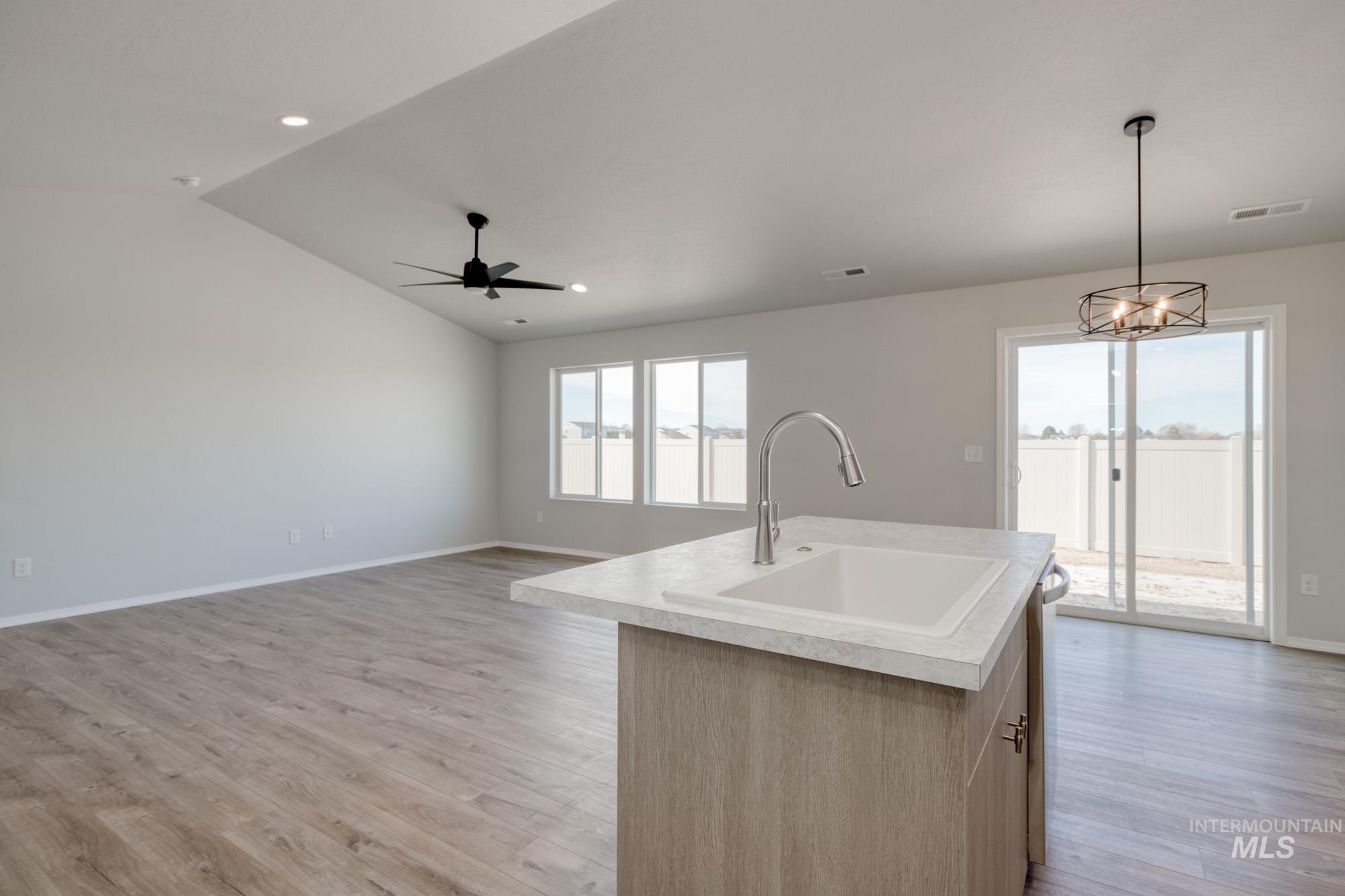 16307 Grade Ave Property Photo 6