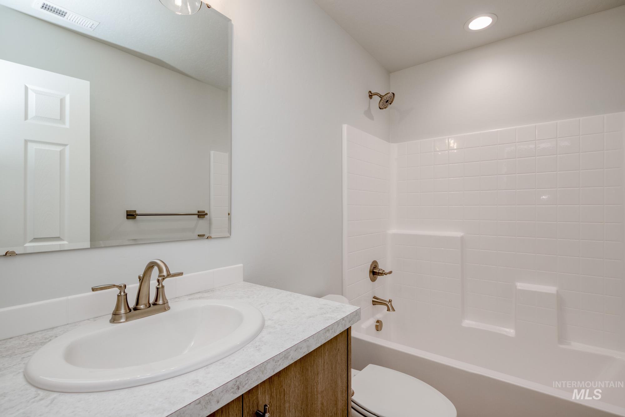 16307 Grade Ave Property Photo 14