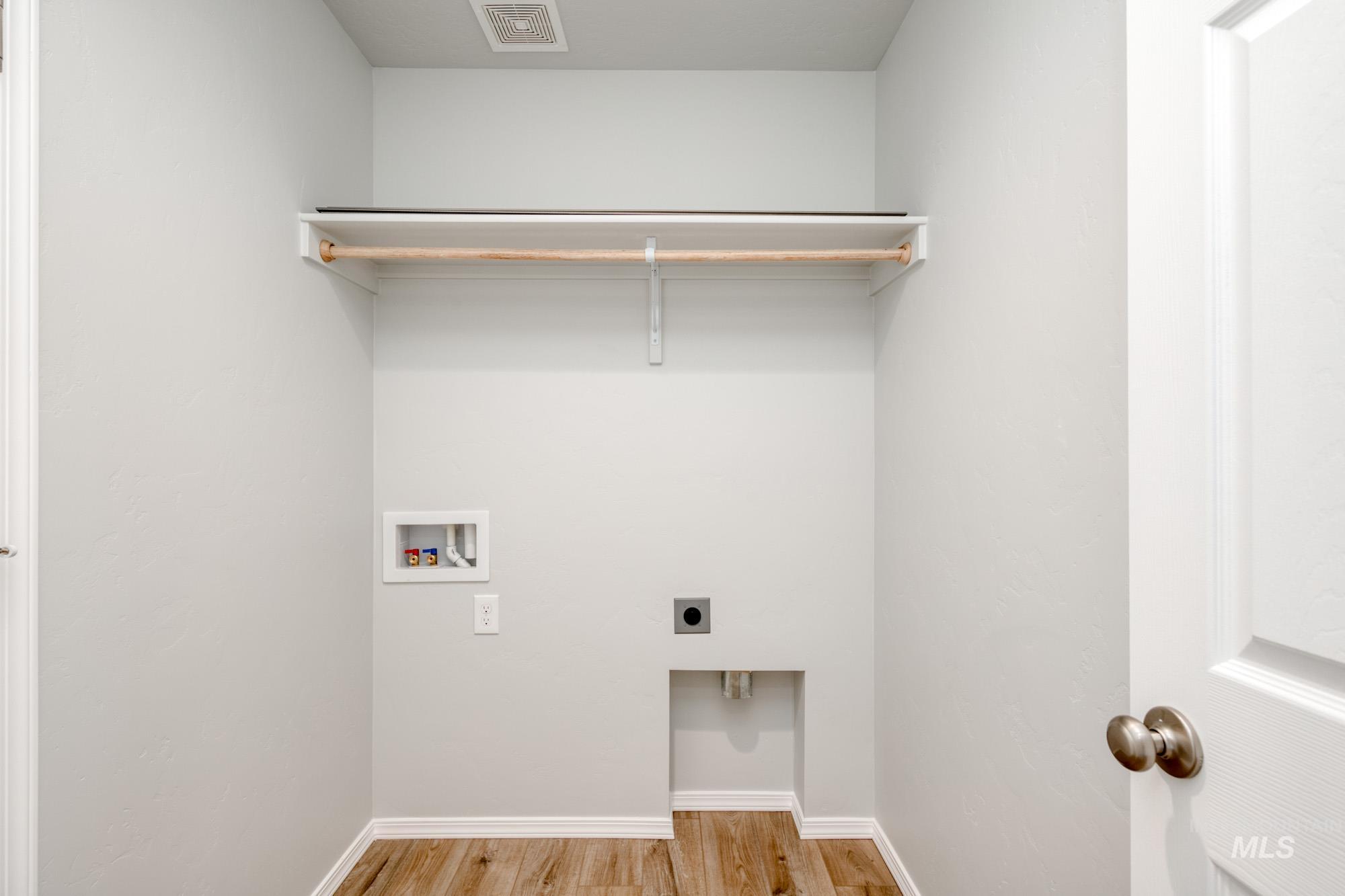16307 Grade Ave Property Photo 16