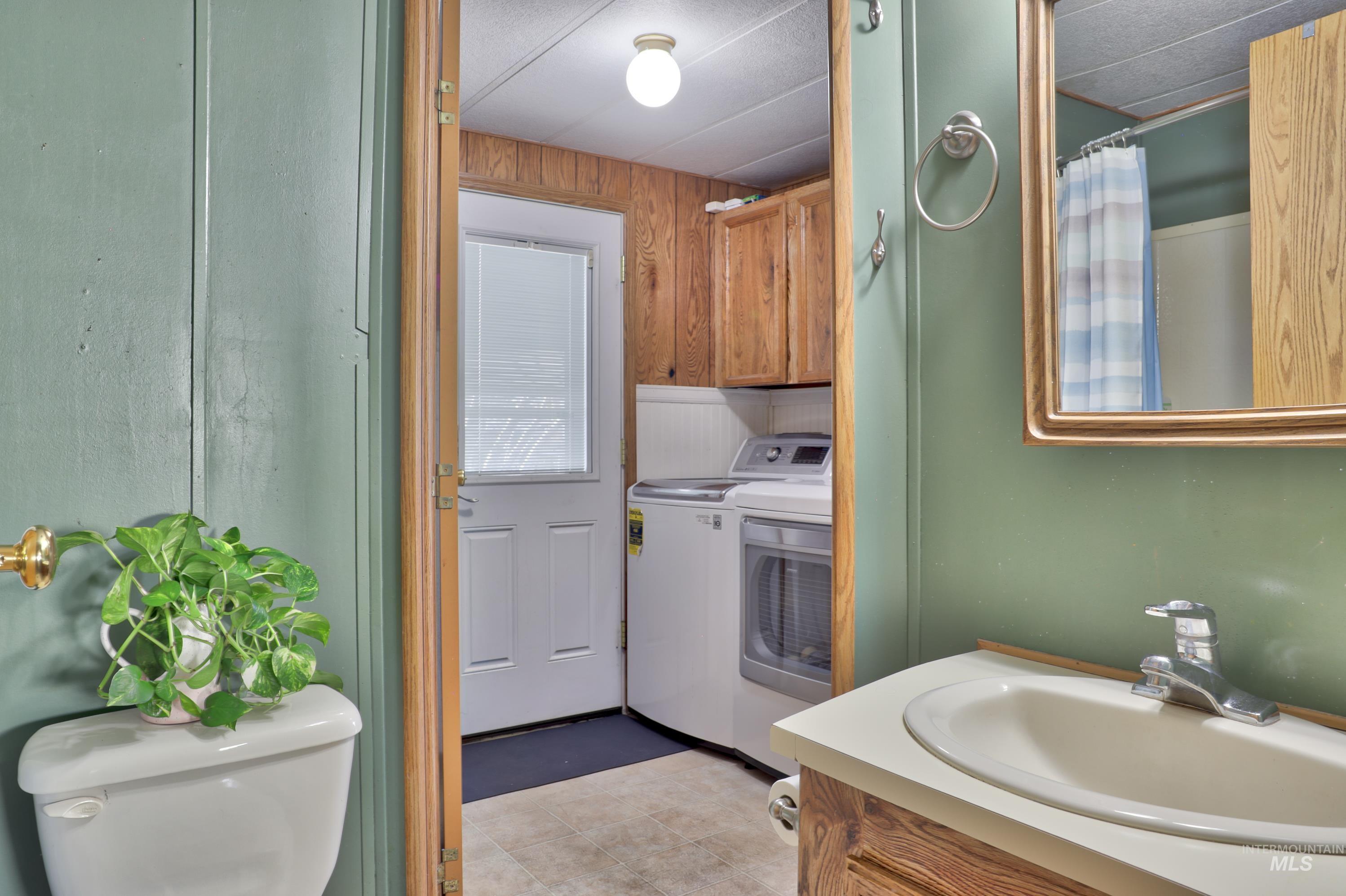 2392 N Patricia Ln Property Photo 13
