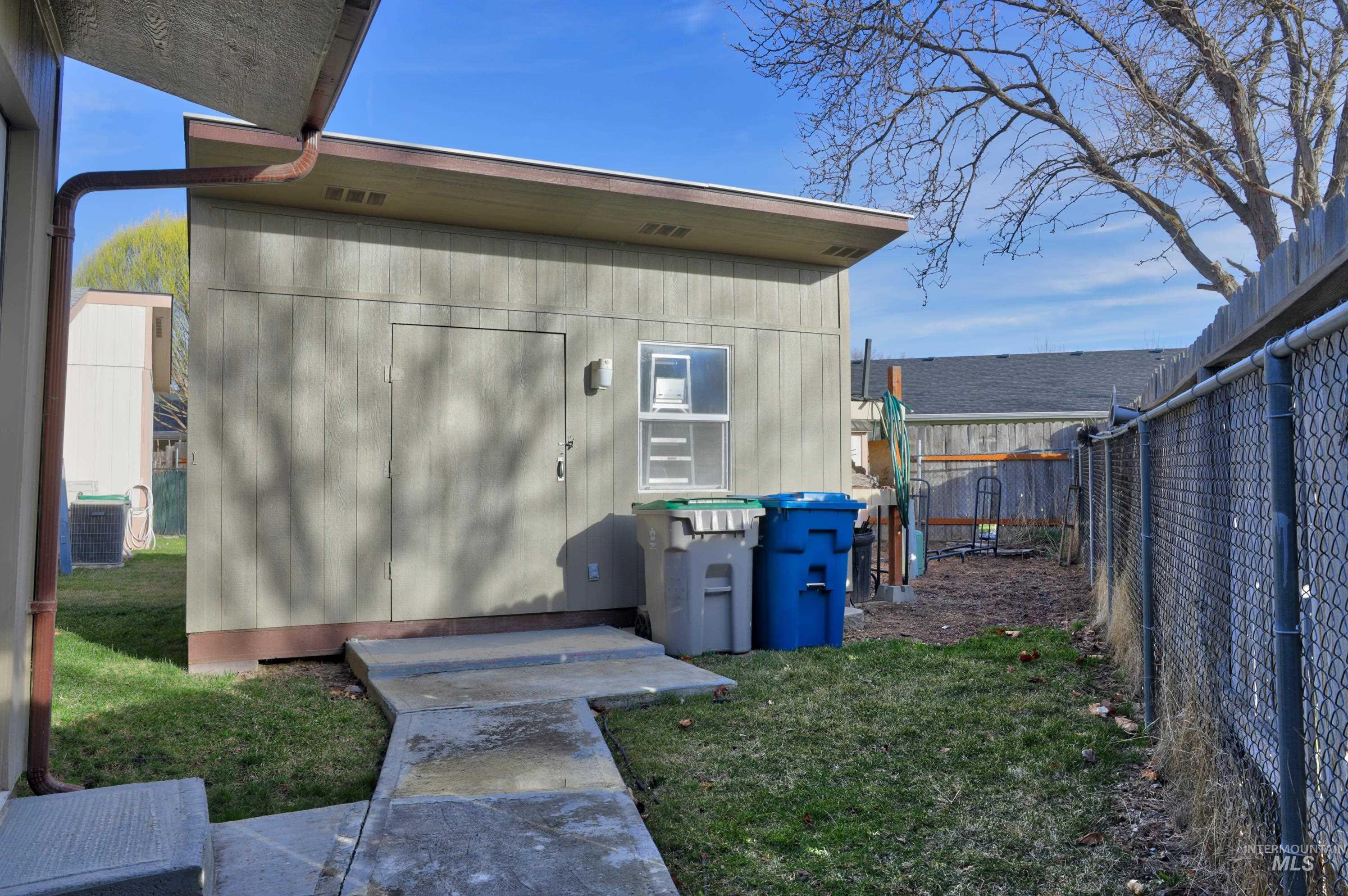 2392 N Patricia Ln Property Photo 15