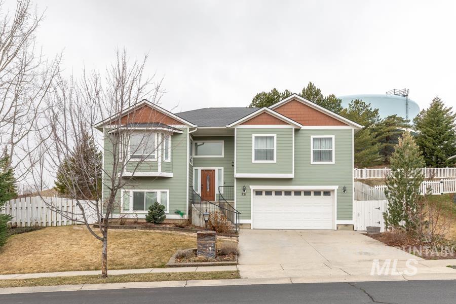 521 Panorama Property Photo
