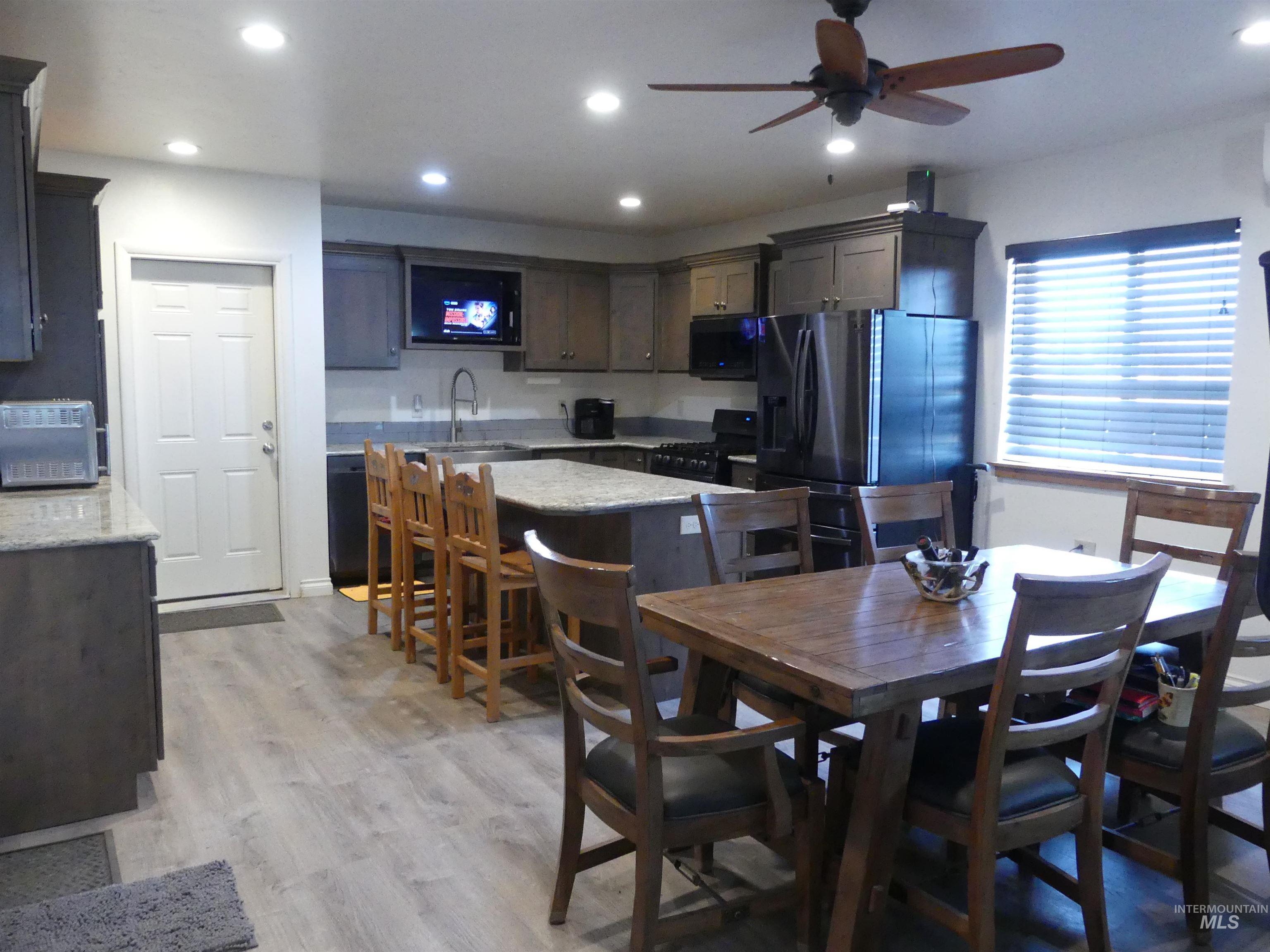 2193 Apple Lane Property Photo 4
