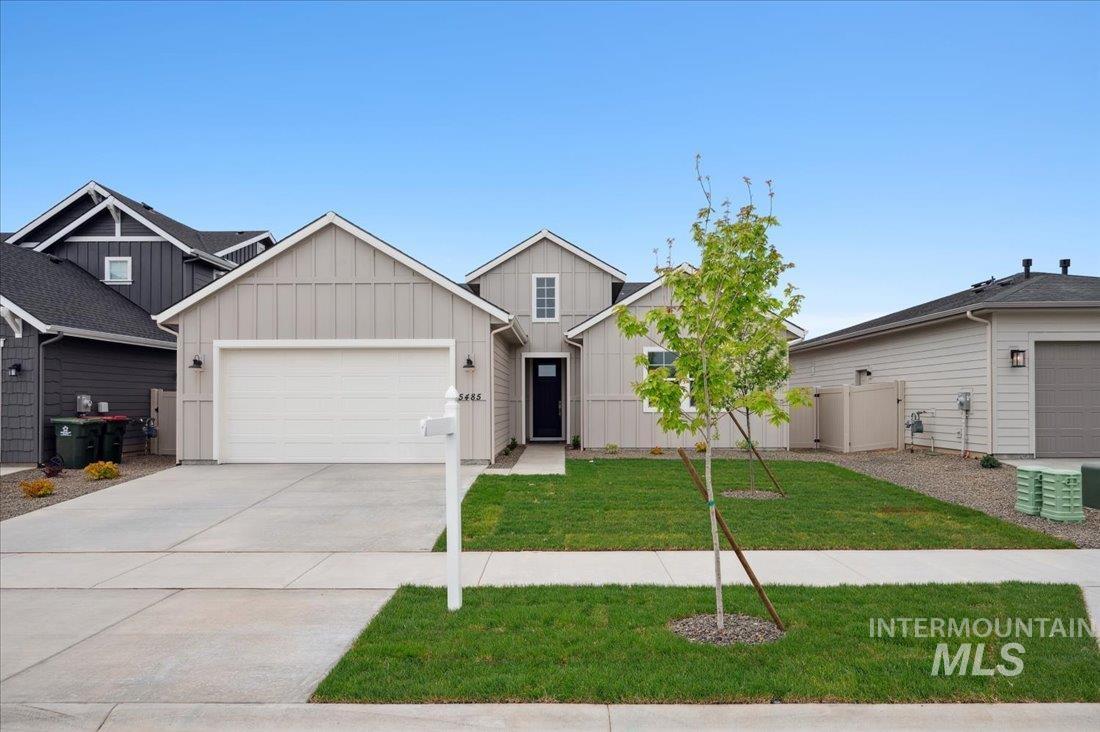5485 N Patimos Ave Property Photo