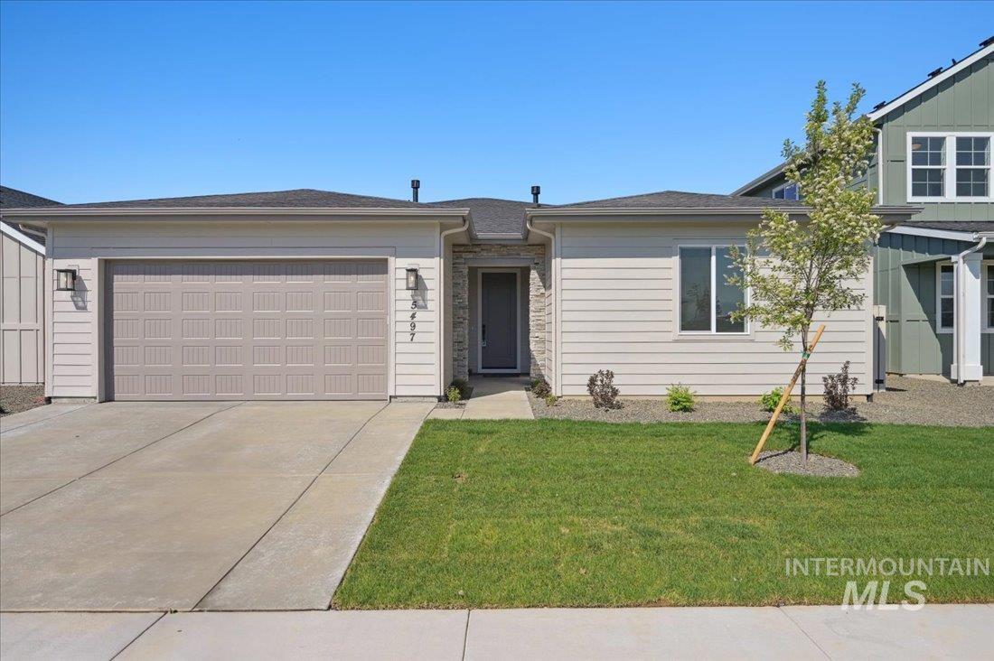5497 N Patimos Ave Property Photo 4