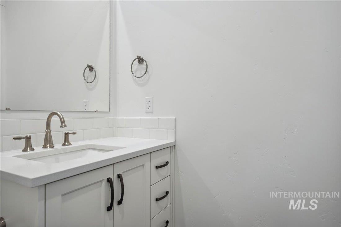 5321 N Sweet Clover Ave Property Photo 7