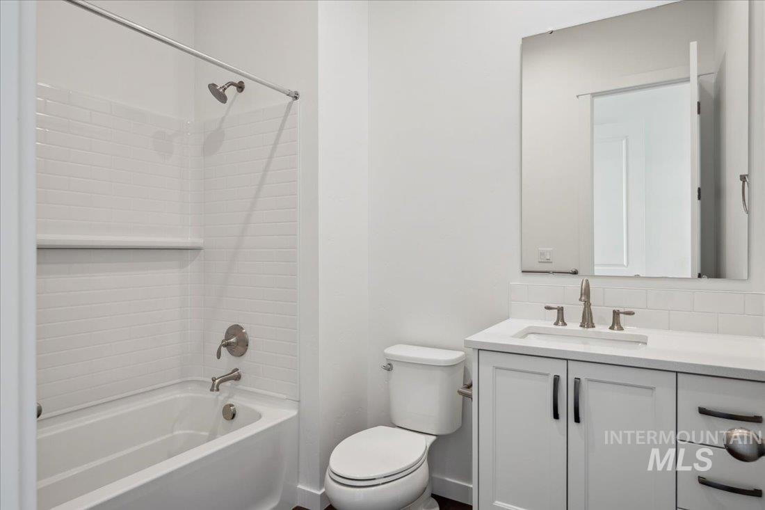 5321 N Sweet Clover Ave Property Photo 34