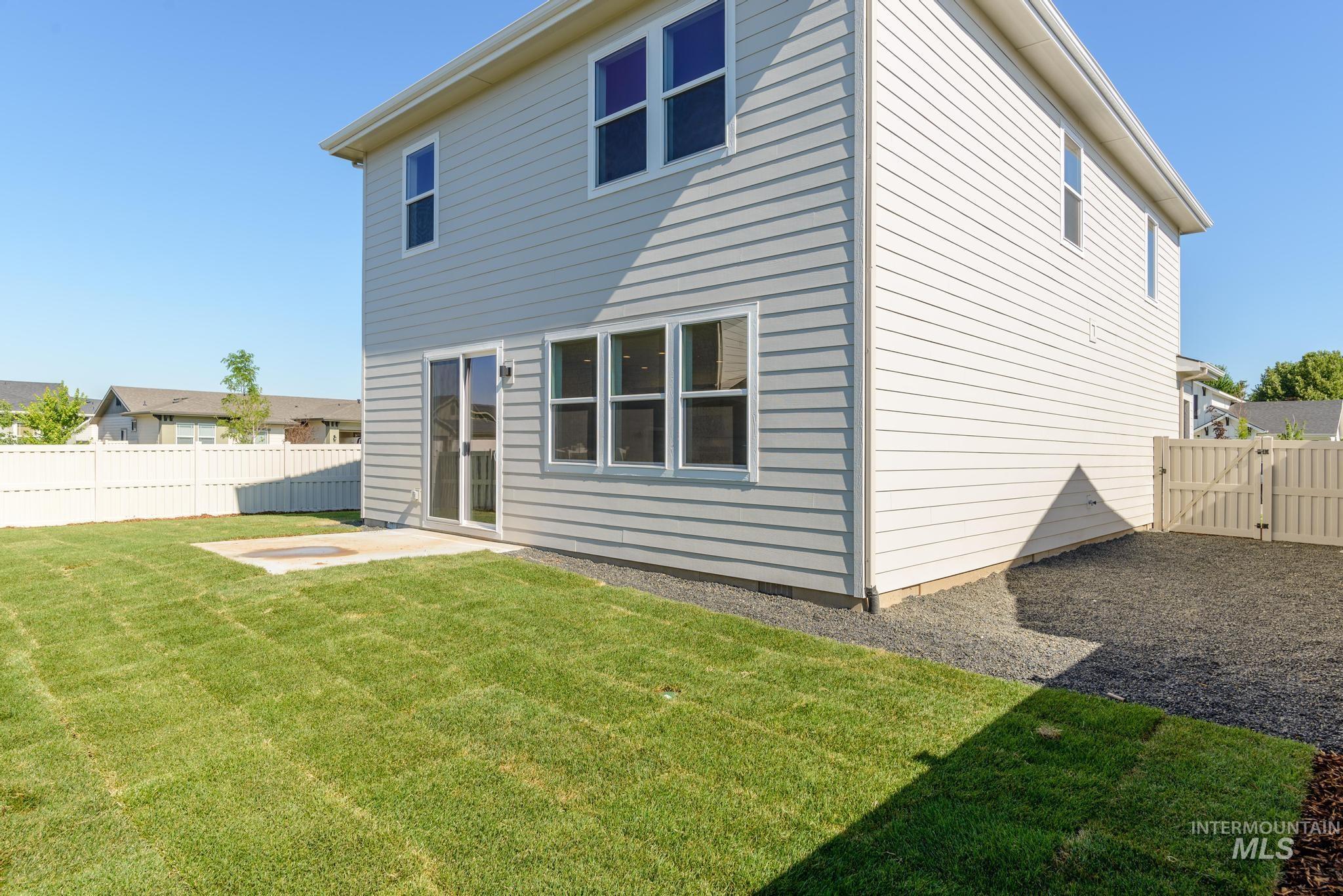 1386 W Dovefield St Property Photo 11