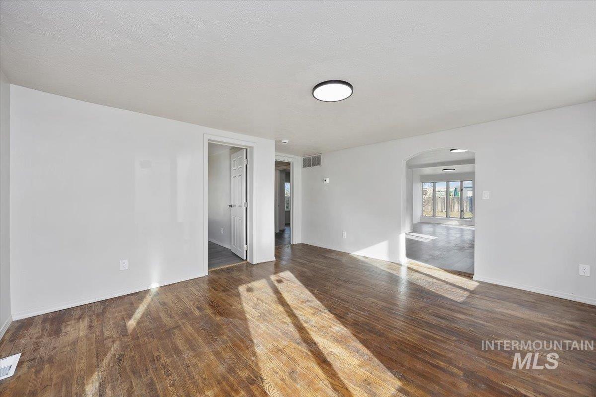 314 Monroe Street Property Photo 5