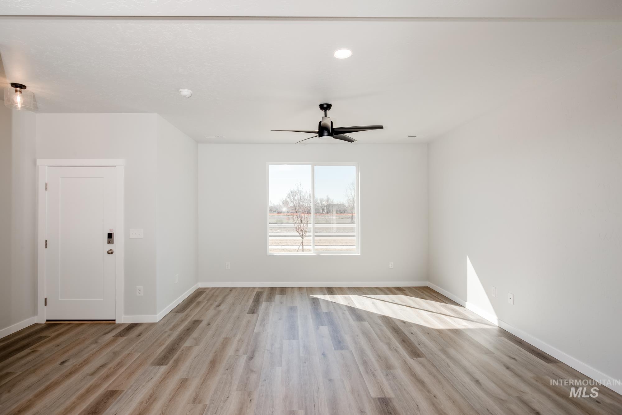 2815 N Rocky Bottom Way Property Photo 2