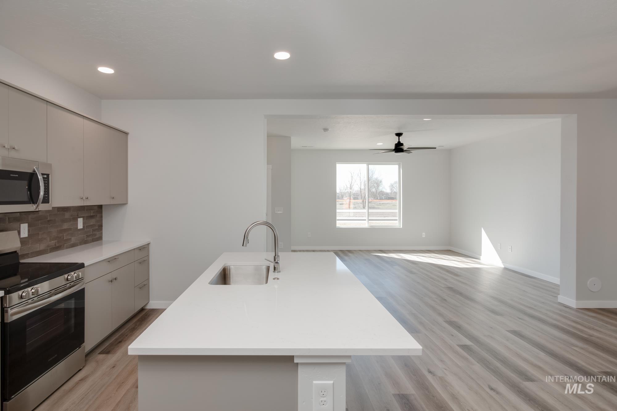 2815 N Rocky Bottom Way Property Photo 6
