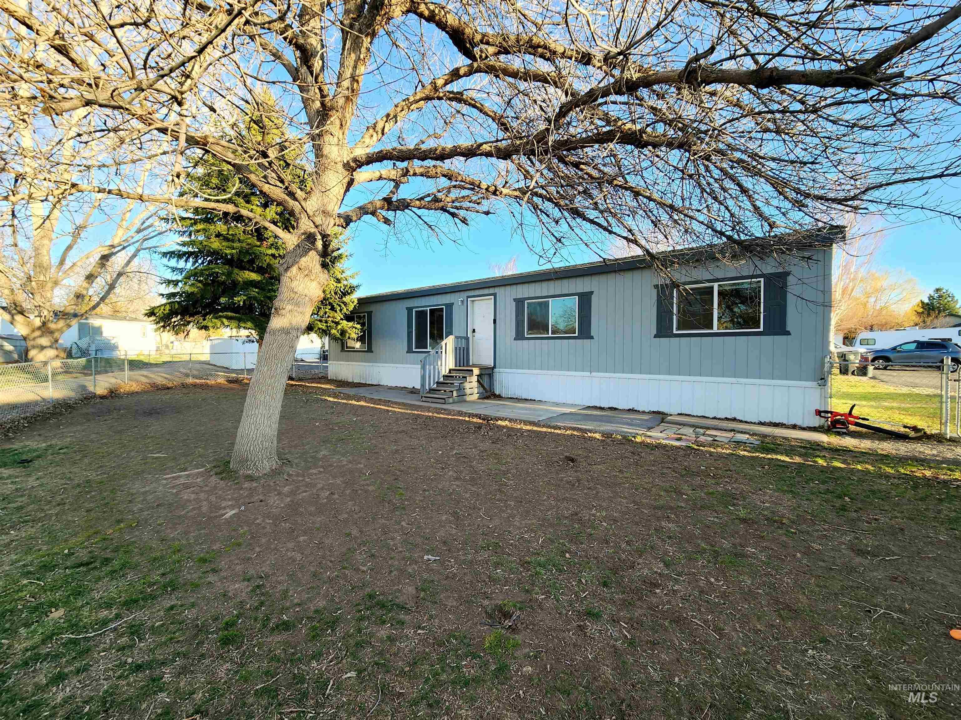 218 W Ave I Property Photo