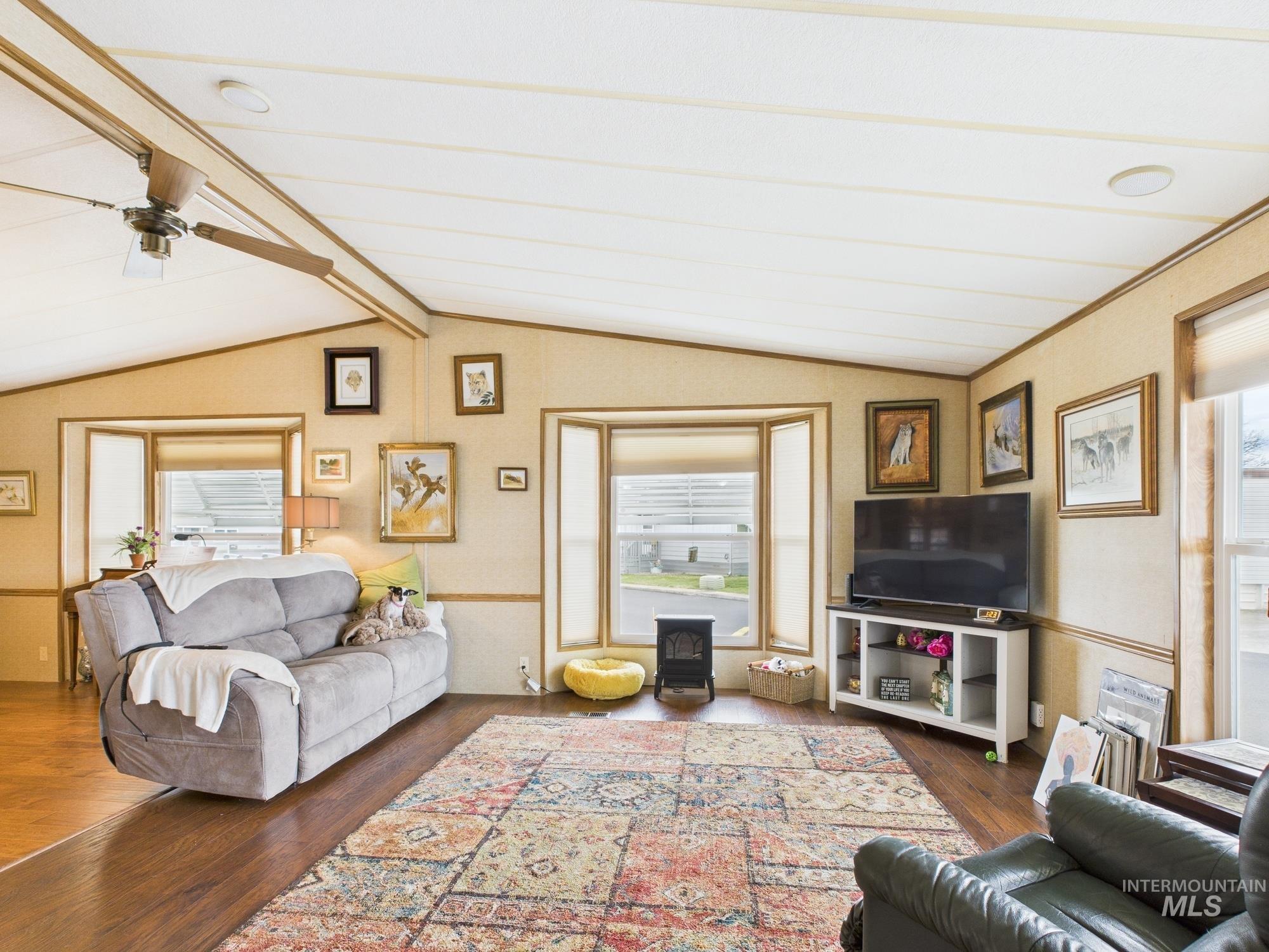 2015 6th Ave Property Photo 1