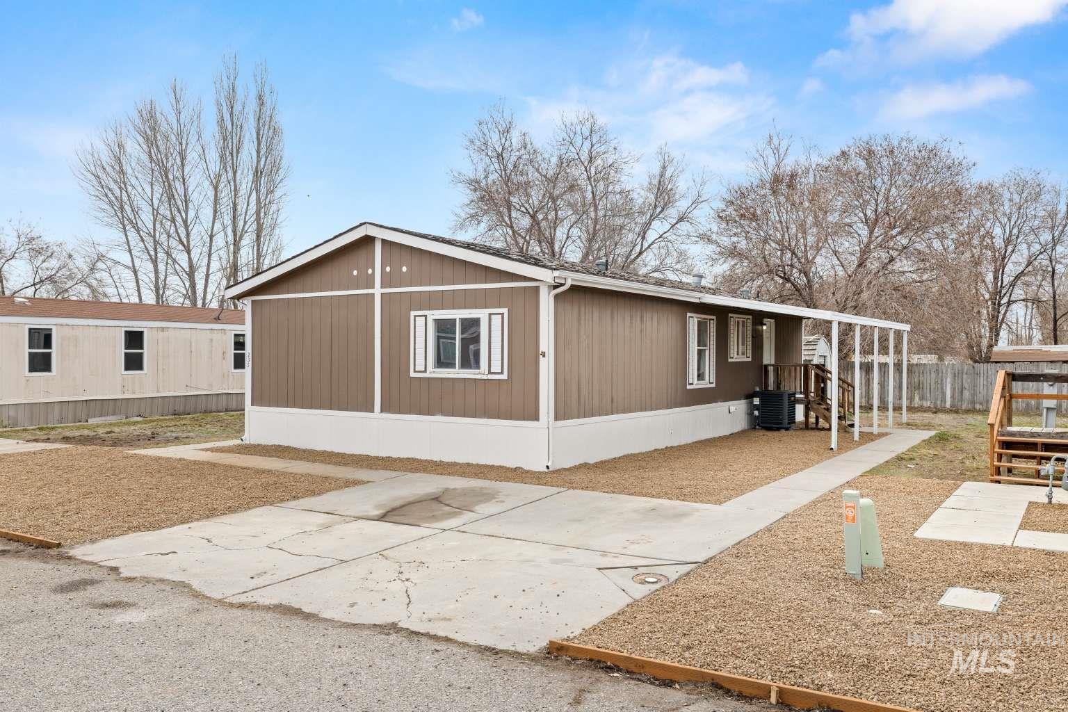 255 Dawn Dr Property Photo