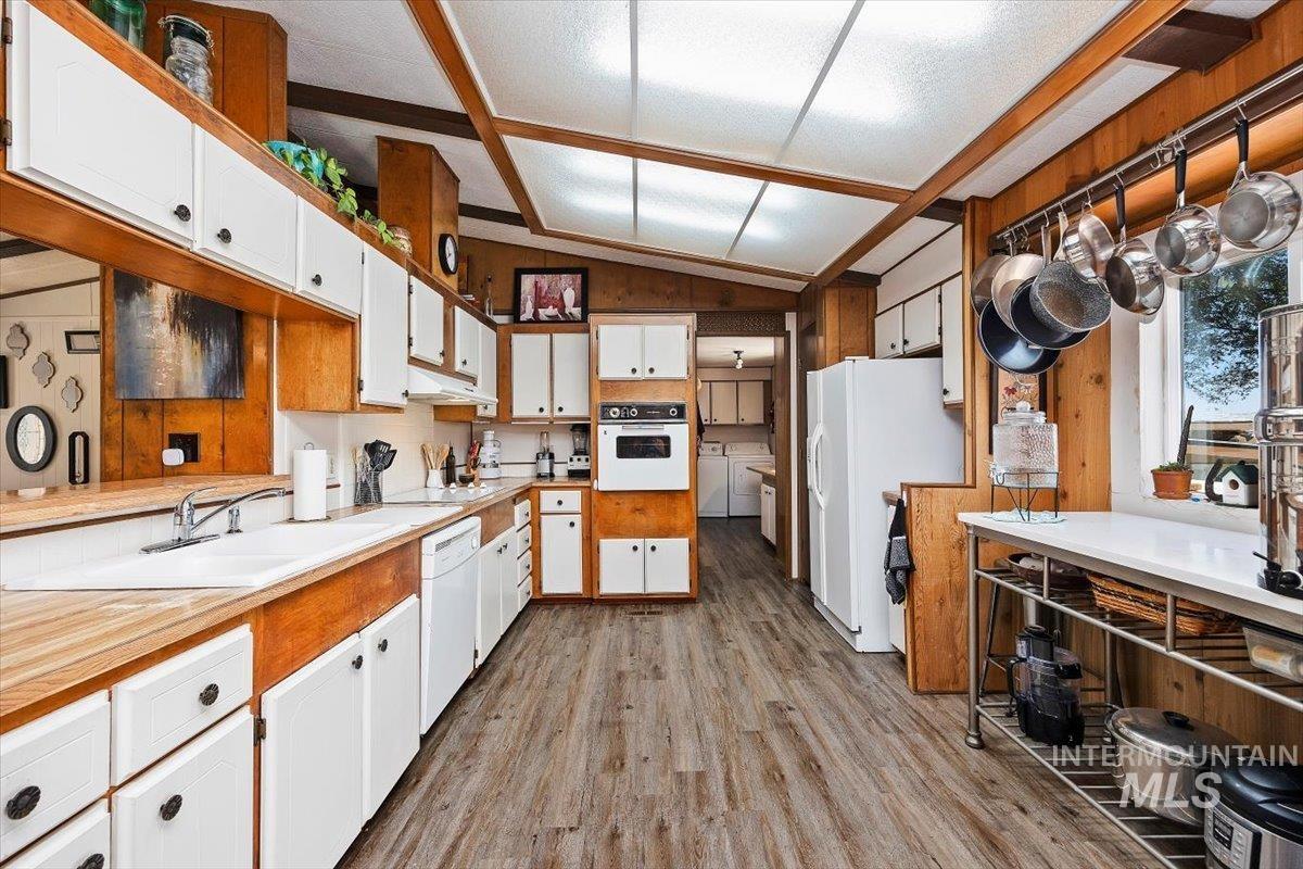 706 White Hawk Ln Property Photo 15