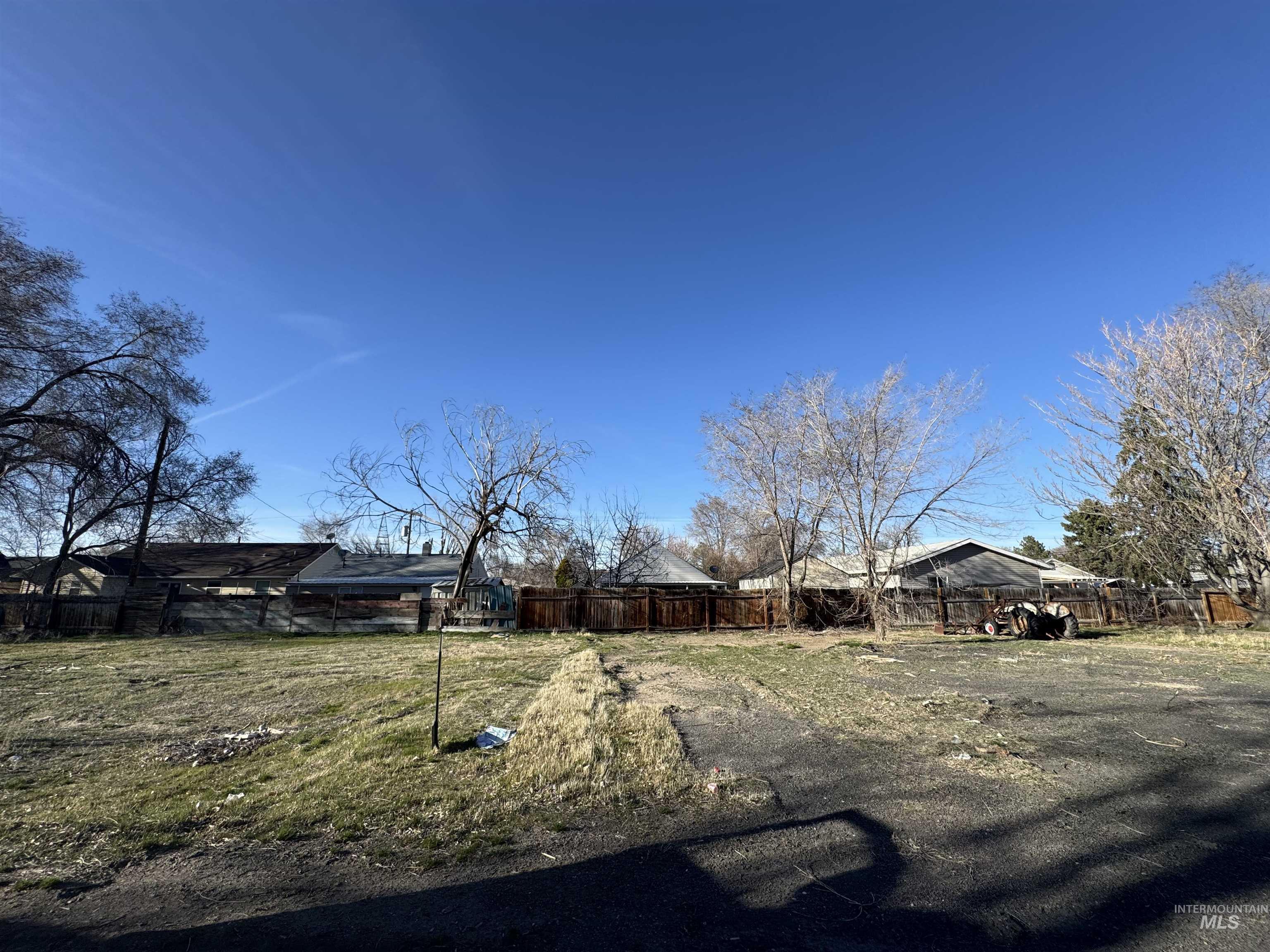 244 Locust St Property Photo 9