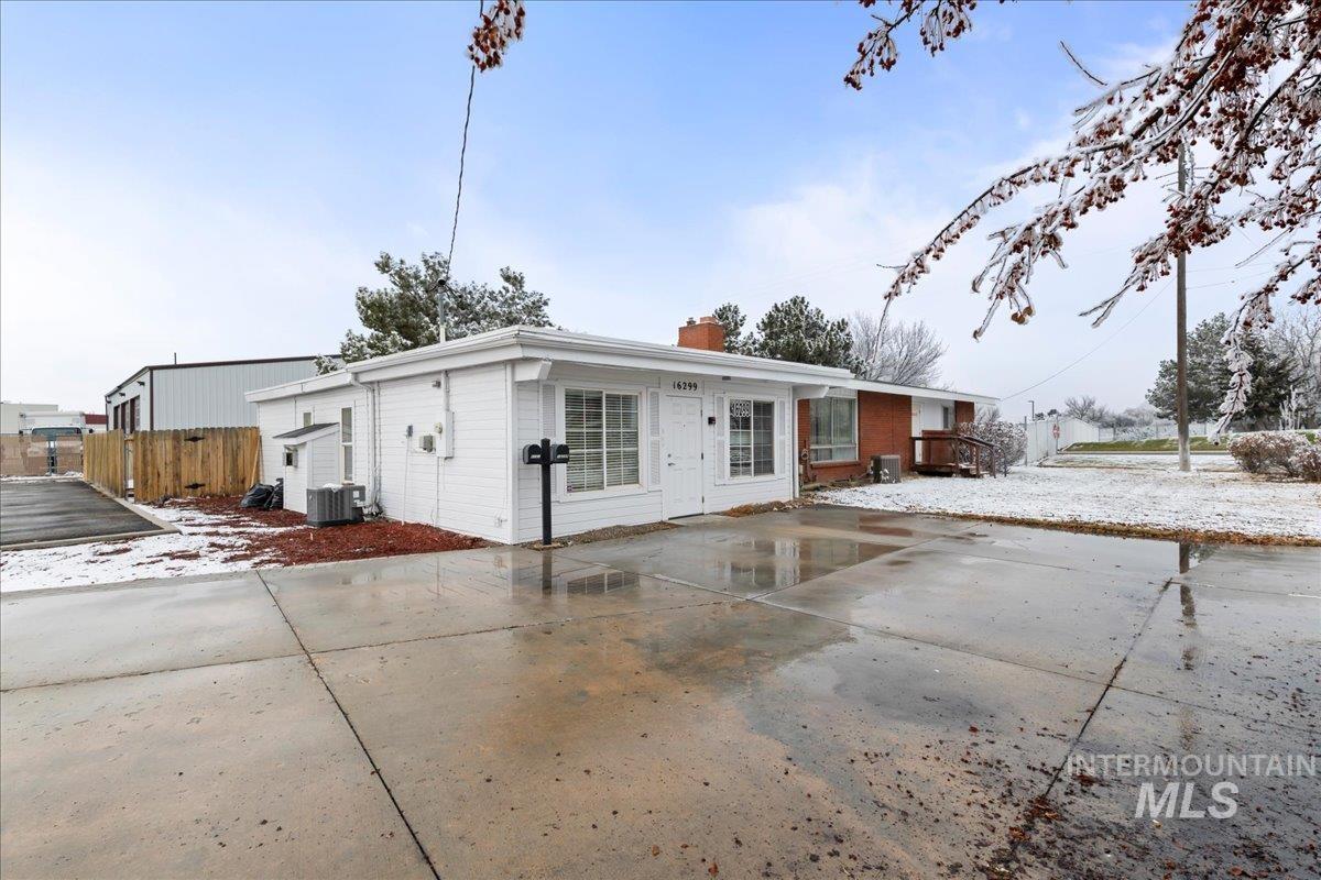16281 & 16299 Franklin Blvd Property Photo 7