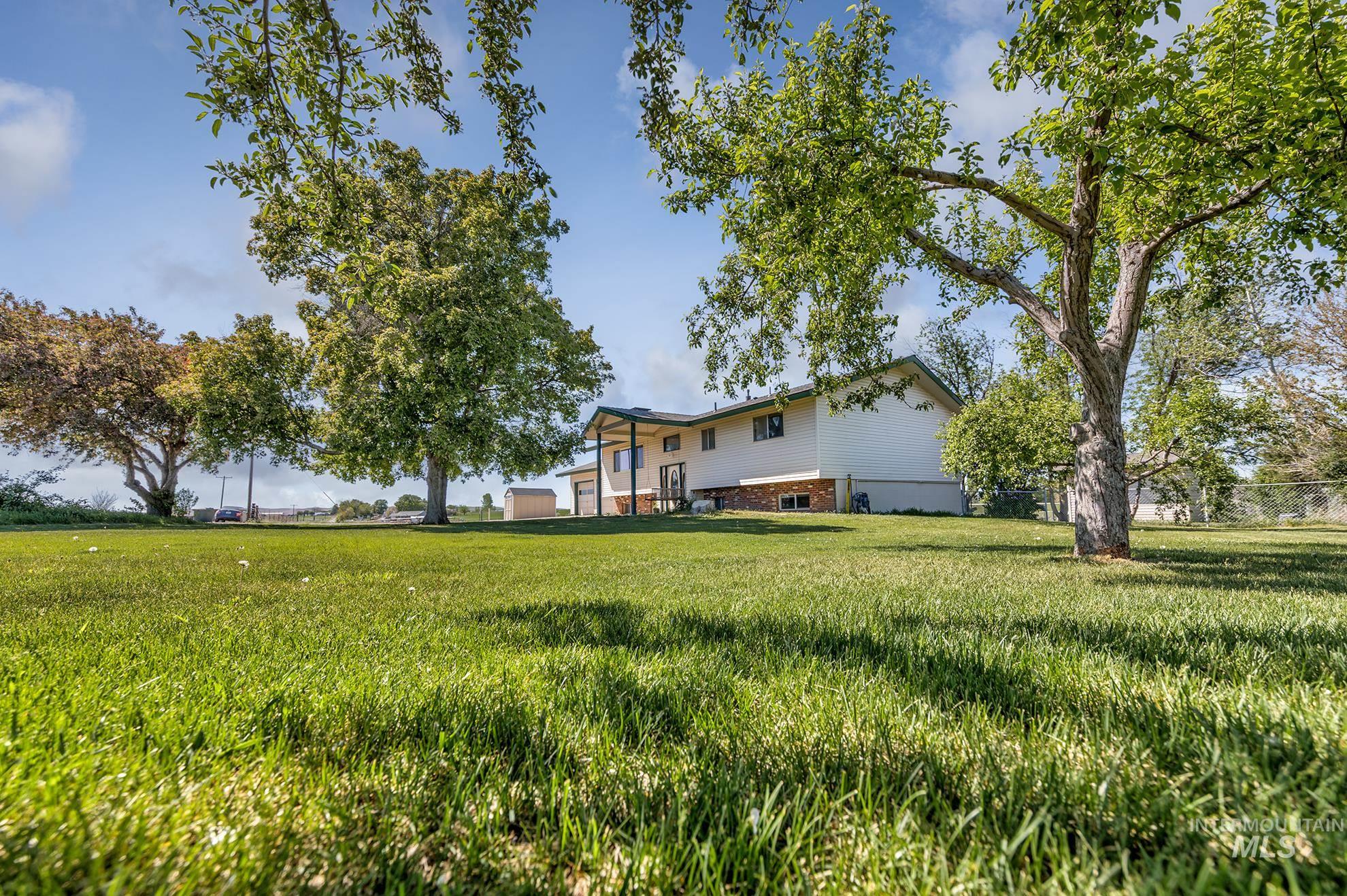 650 Ontario Heights Rd Property Photo 1