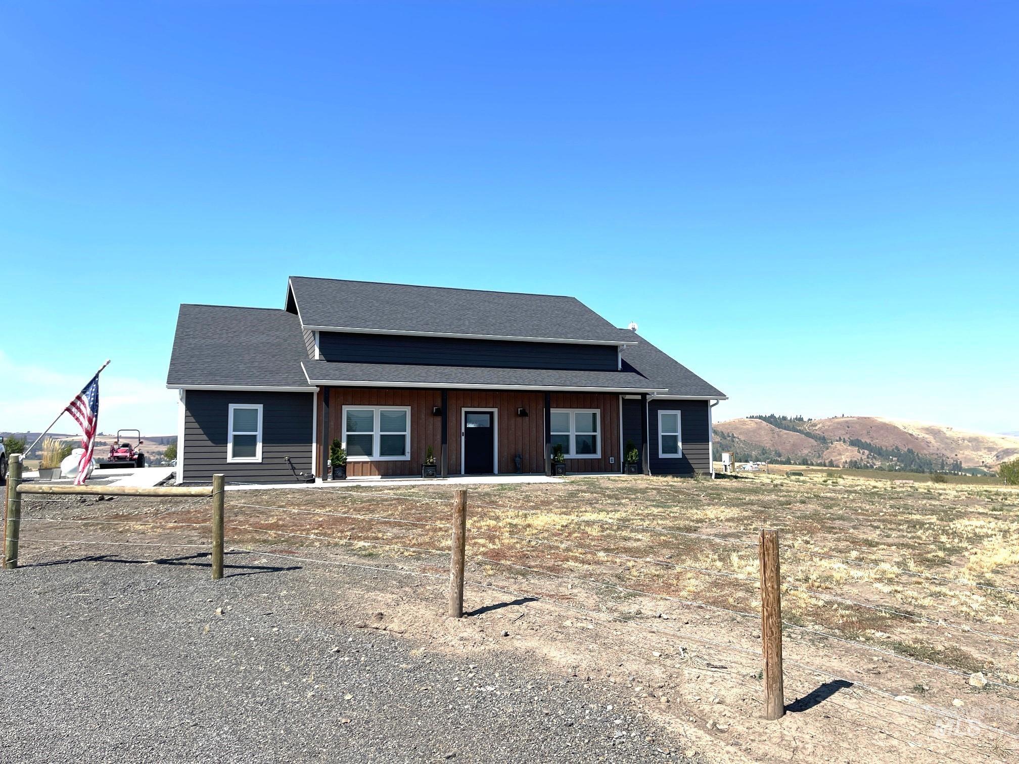 371 Dewey Saddle Road Property Photo