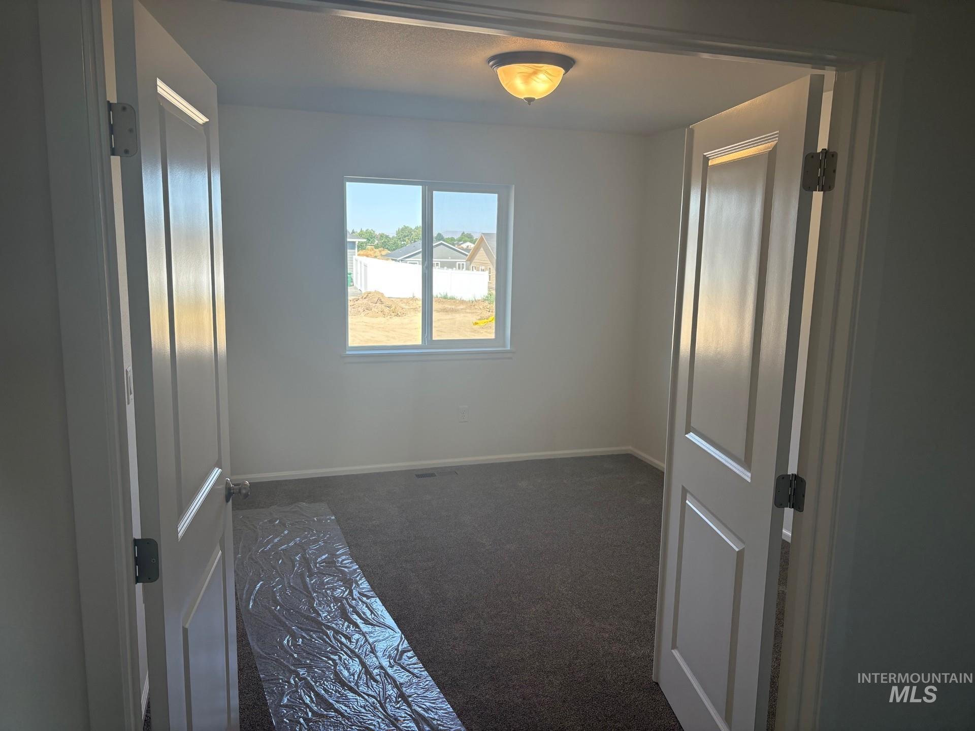 1815 Airway Ave Property Photo 6