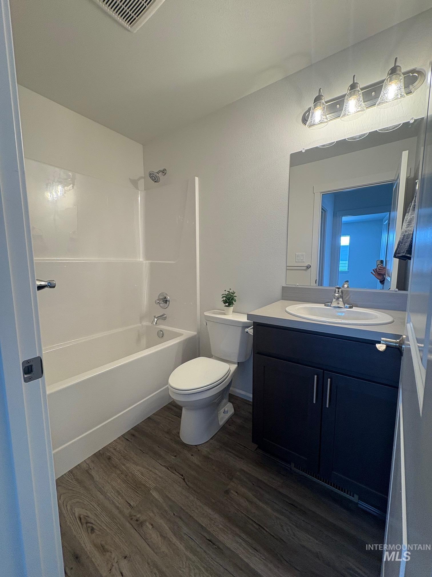 1815 Airway Ave Property Photo 11