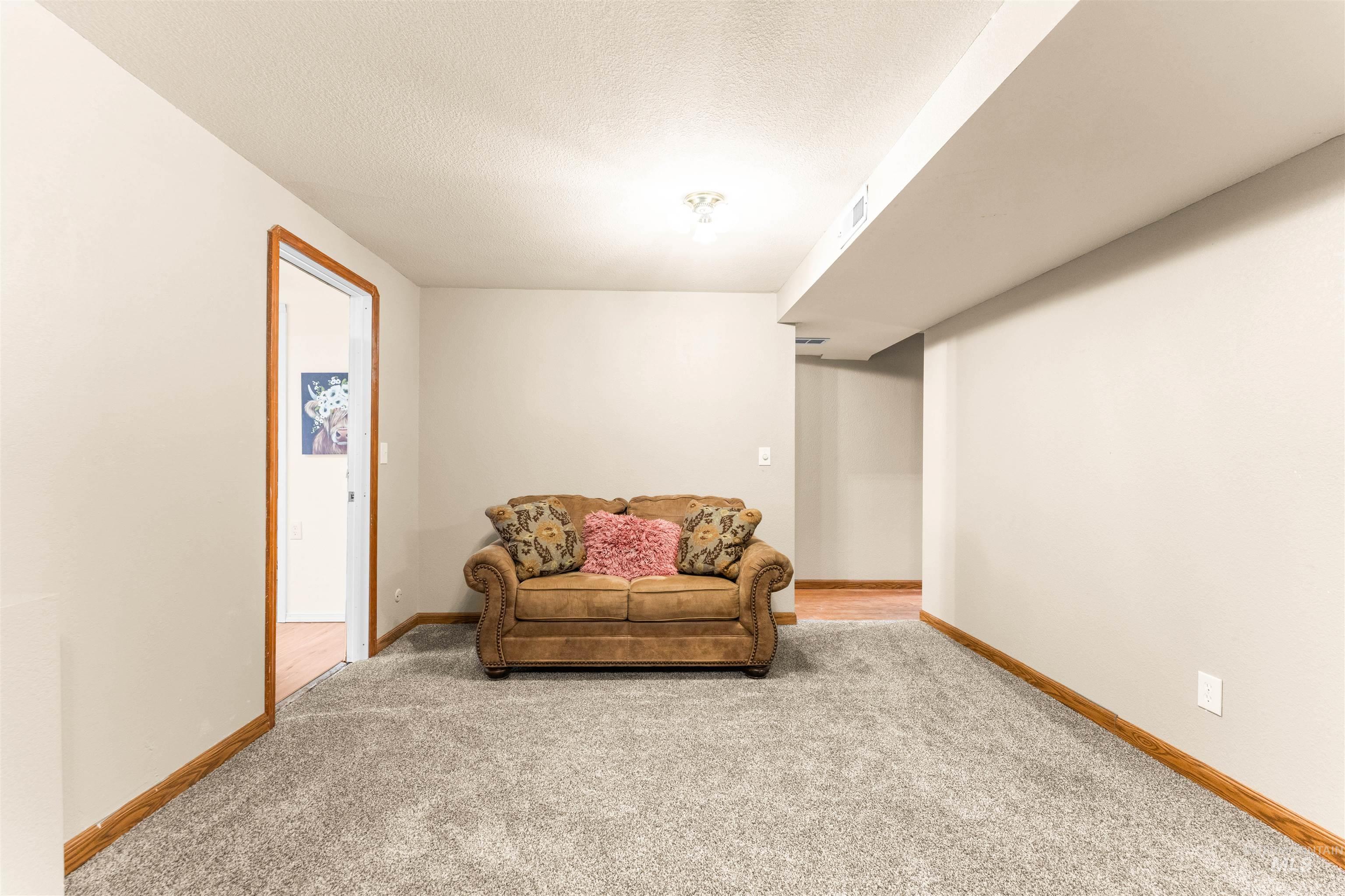 9696 Gloria Rd Property Photo 25