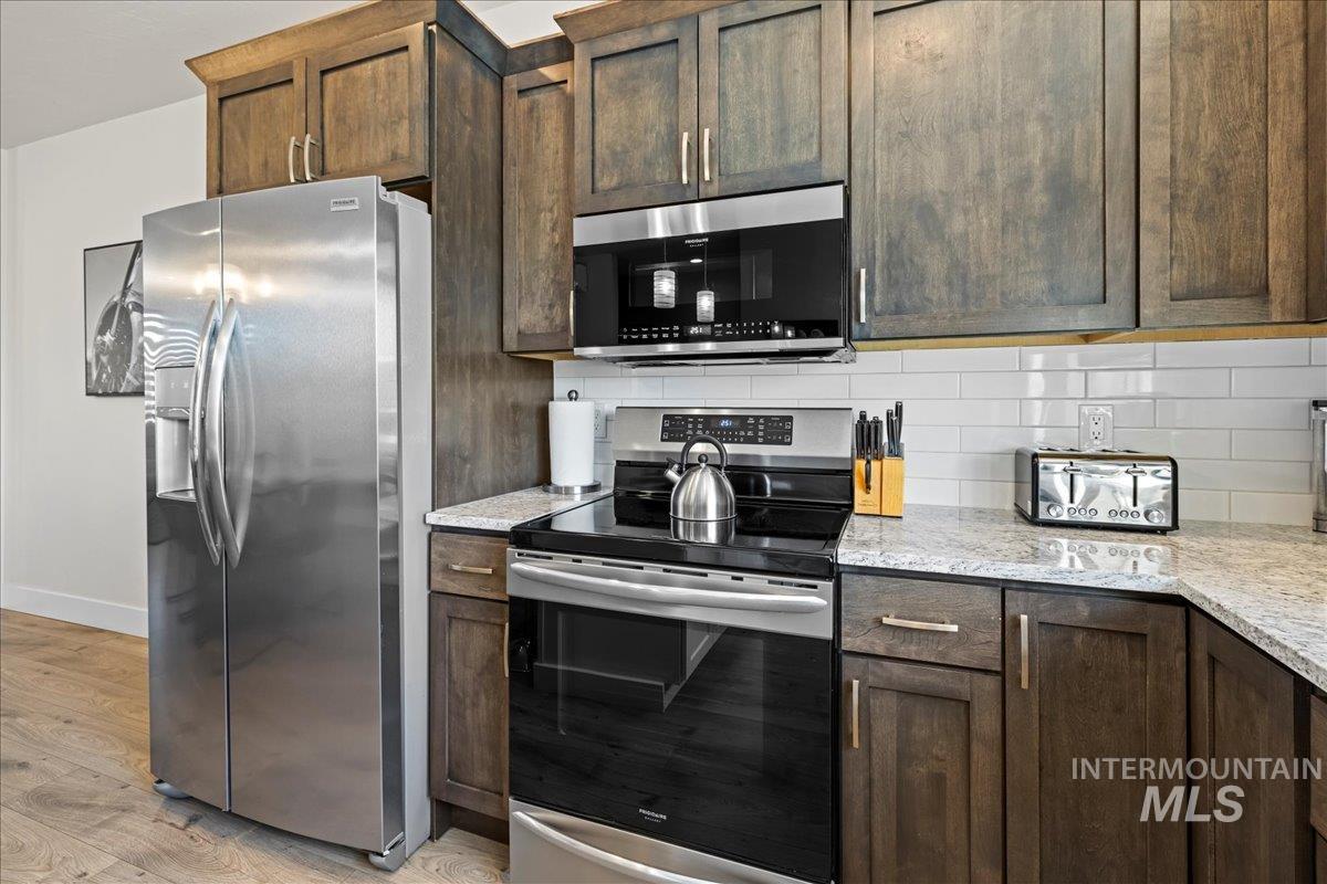 7779 W Crestwood Drive Property Photo 12