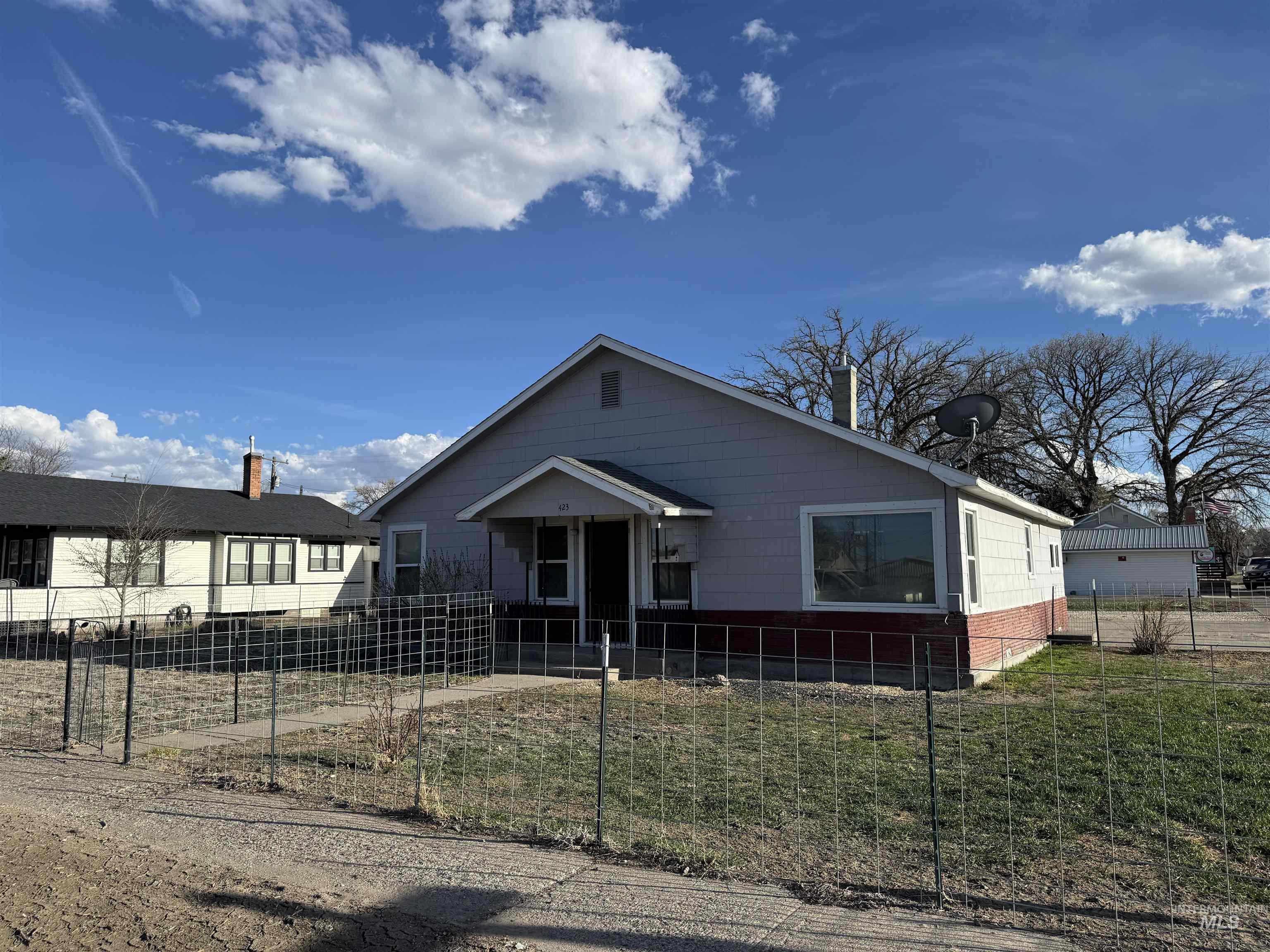 423 5th St Property Photo