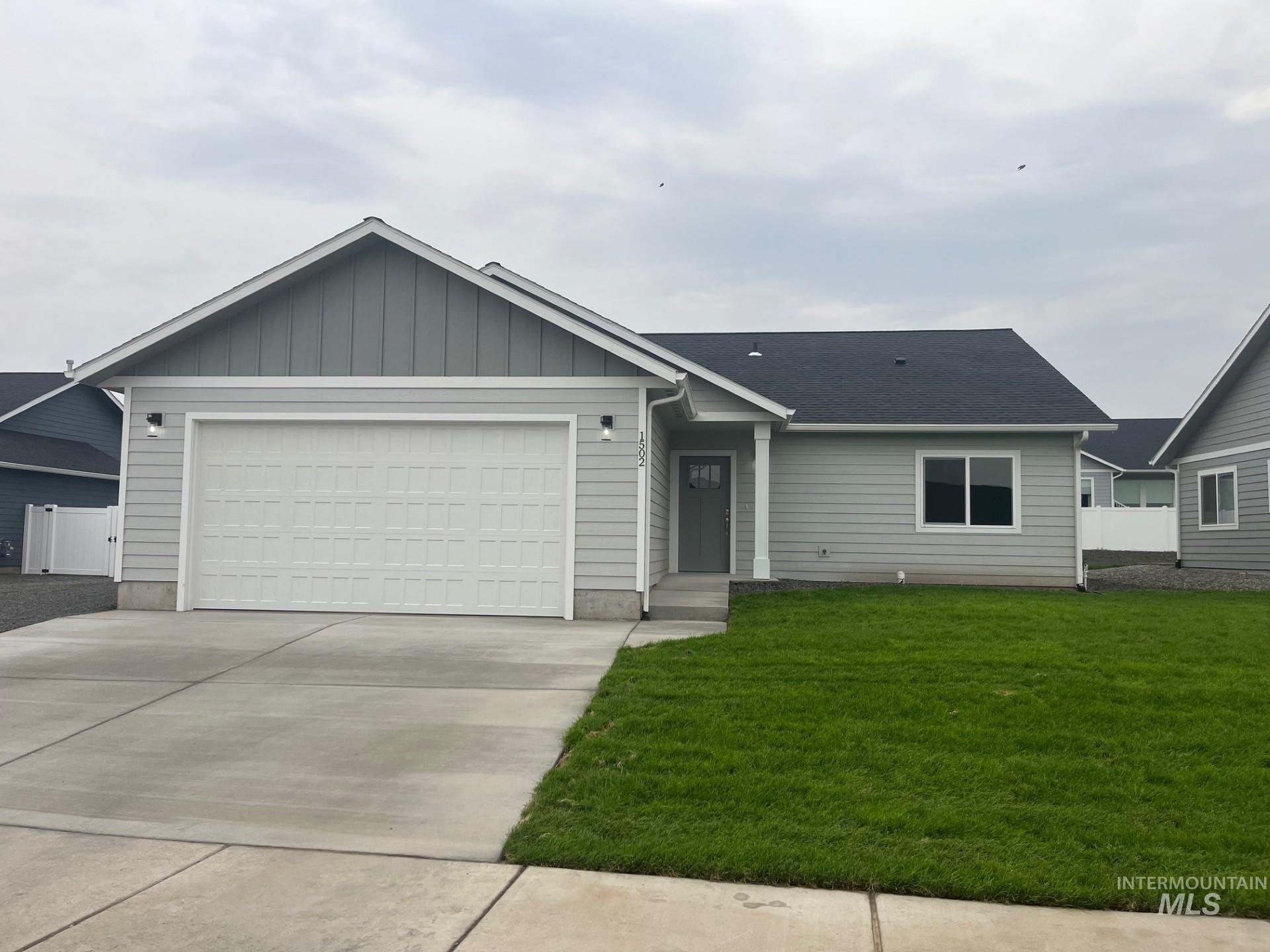 1733 Yellowstone Court Property Photo 1