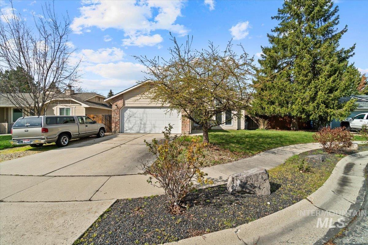 6862 W Parapet Property Photo 1