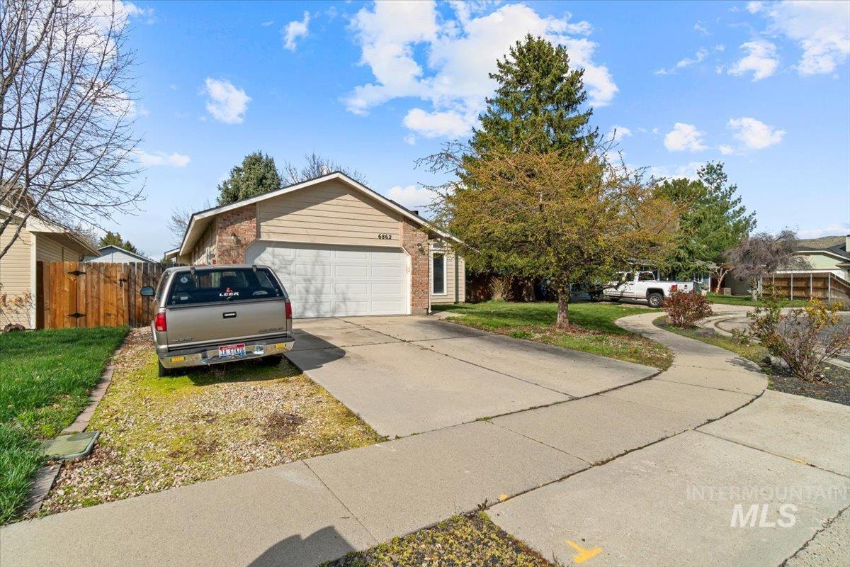 6862 W Parapet Property Photo 2