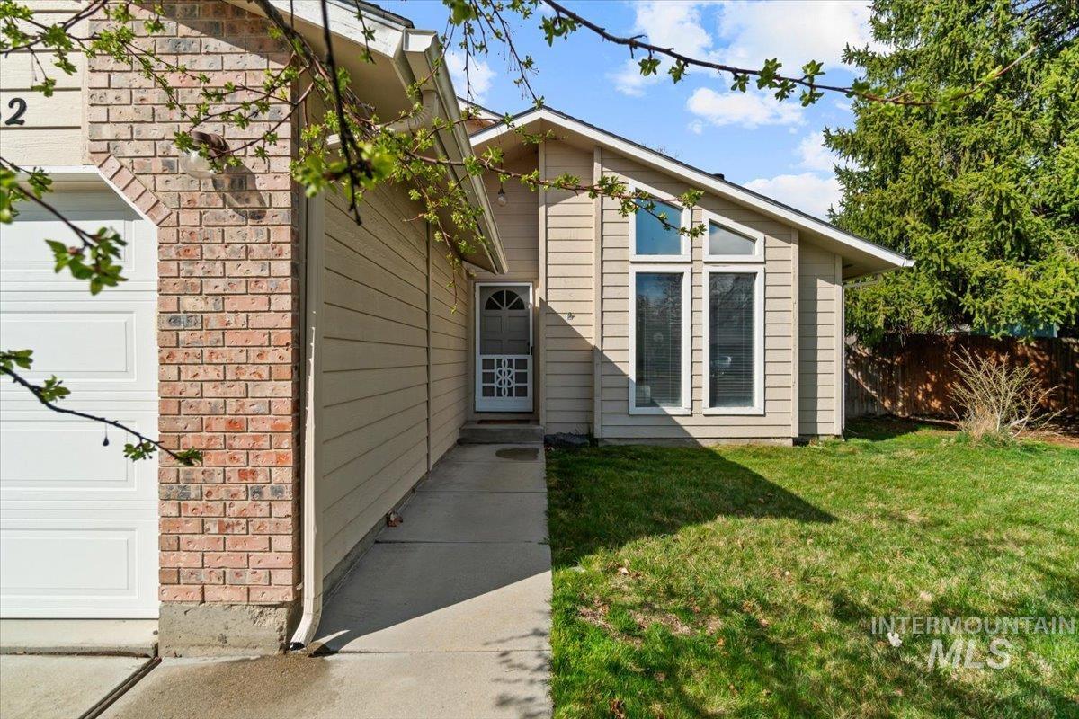 6862 W Parapet Property Photo 3