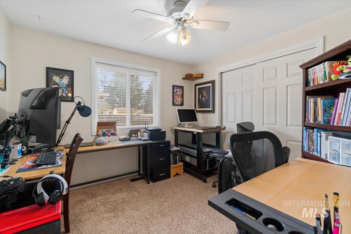 6862 W Parapet Property Photo 23
