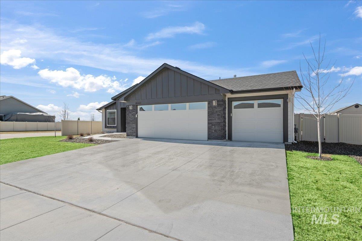 8643 S Foraker Wy Property Photo 2