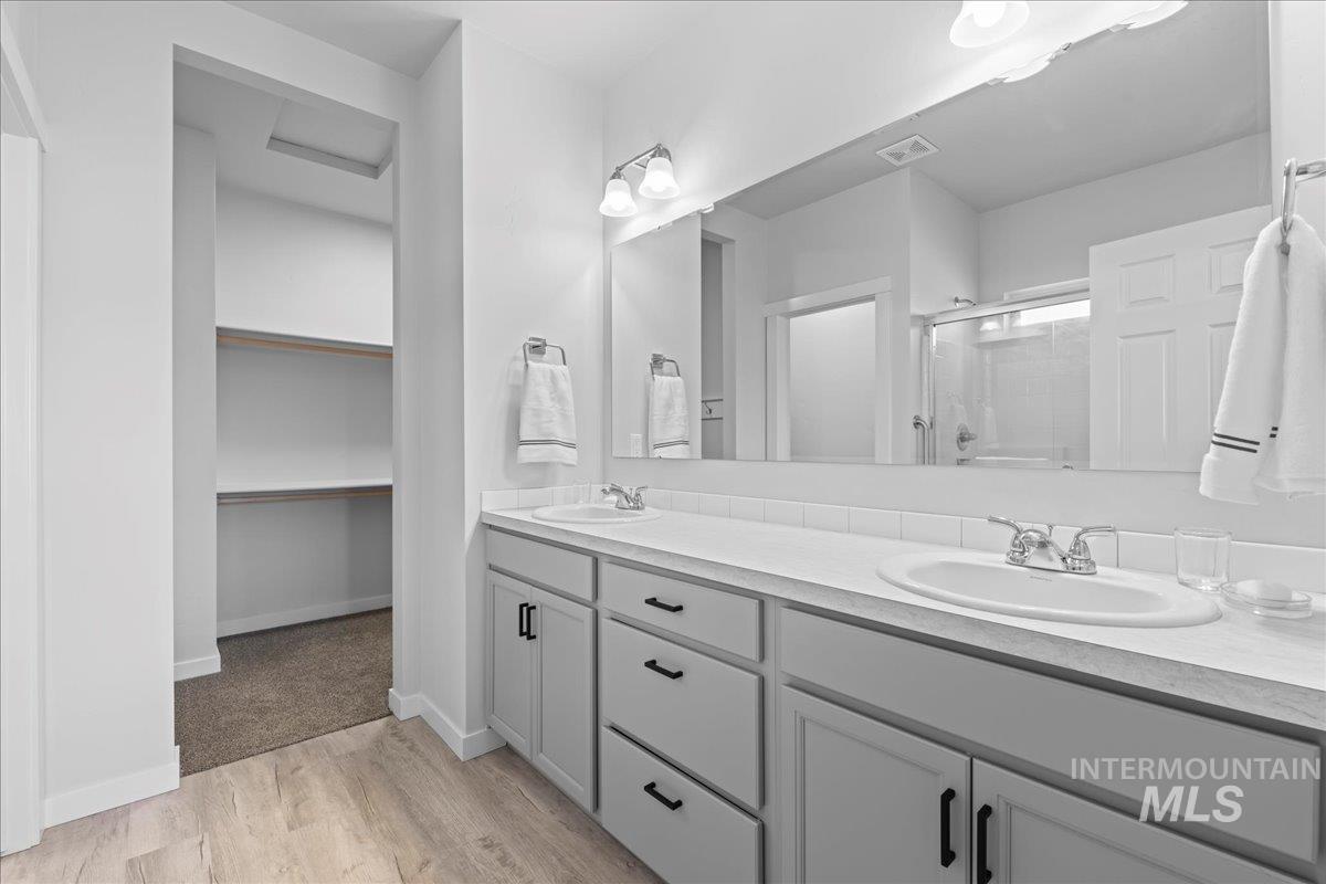 8643 S Foraker Wy Property Photo 15