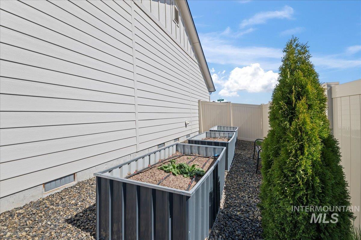8643 S Foraker Wy Property Photo 26