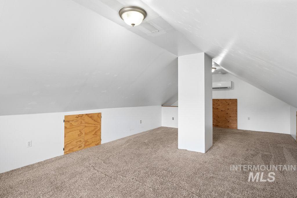 515 W College Ave Property Photo 17