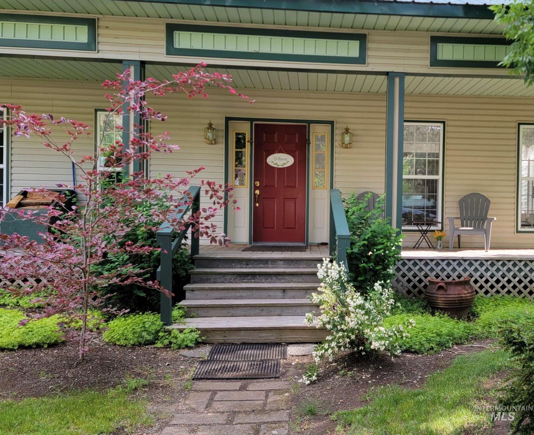 115 Rainbow Rd Property Photo 2