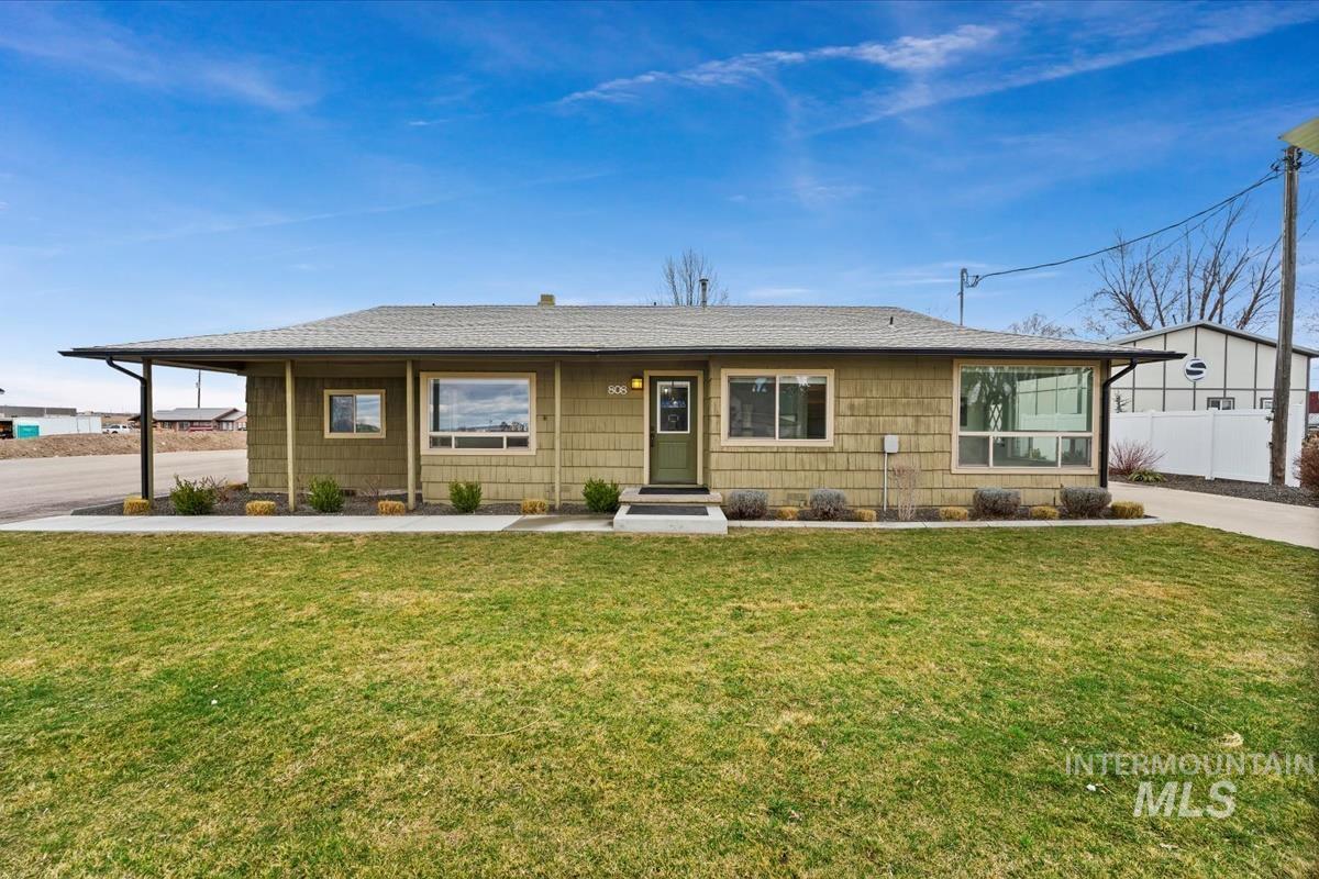 808 N Whitley Dr Property Photo